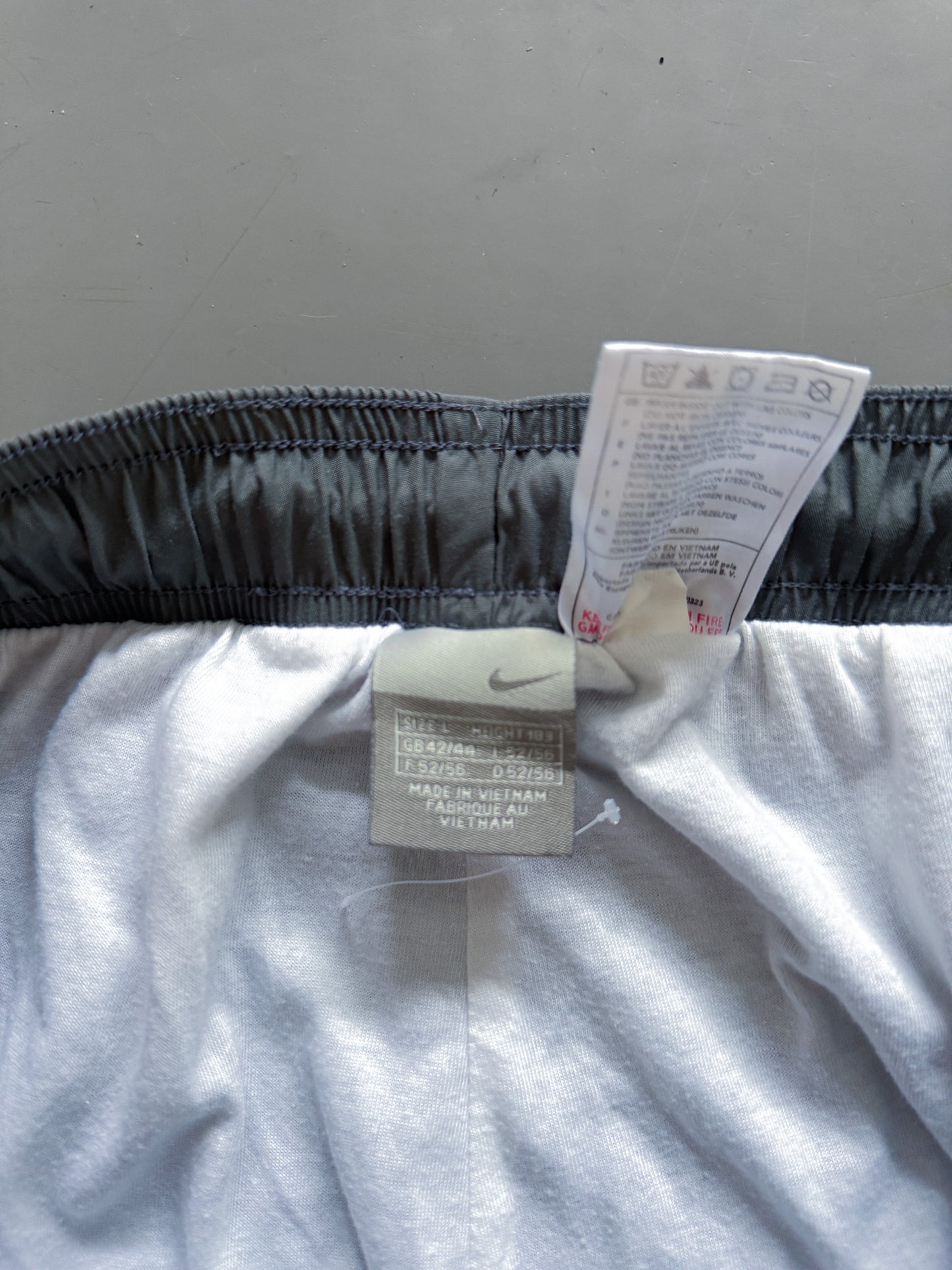 Nike Vintage Trackpants | L
