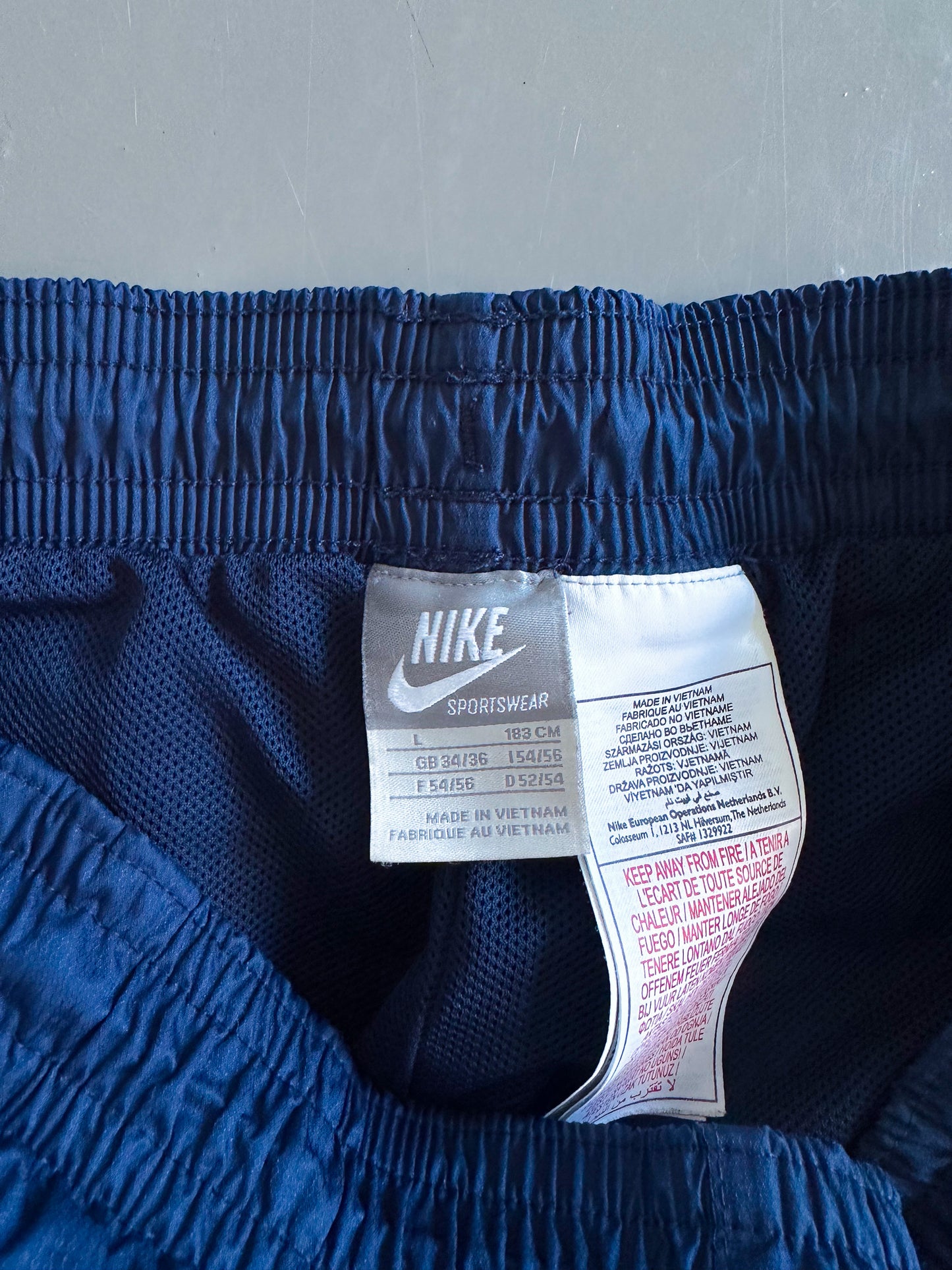 Nike Air Vintage Trackpants | L