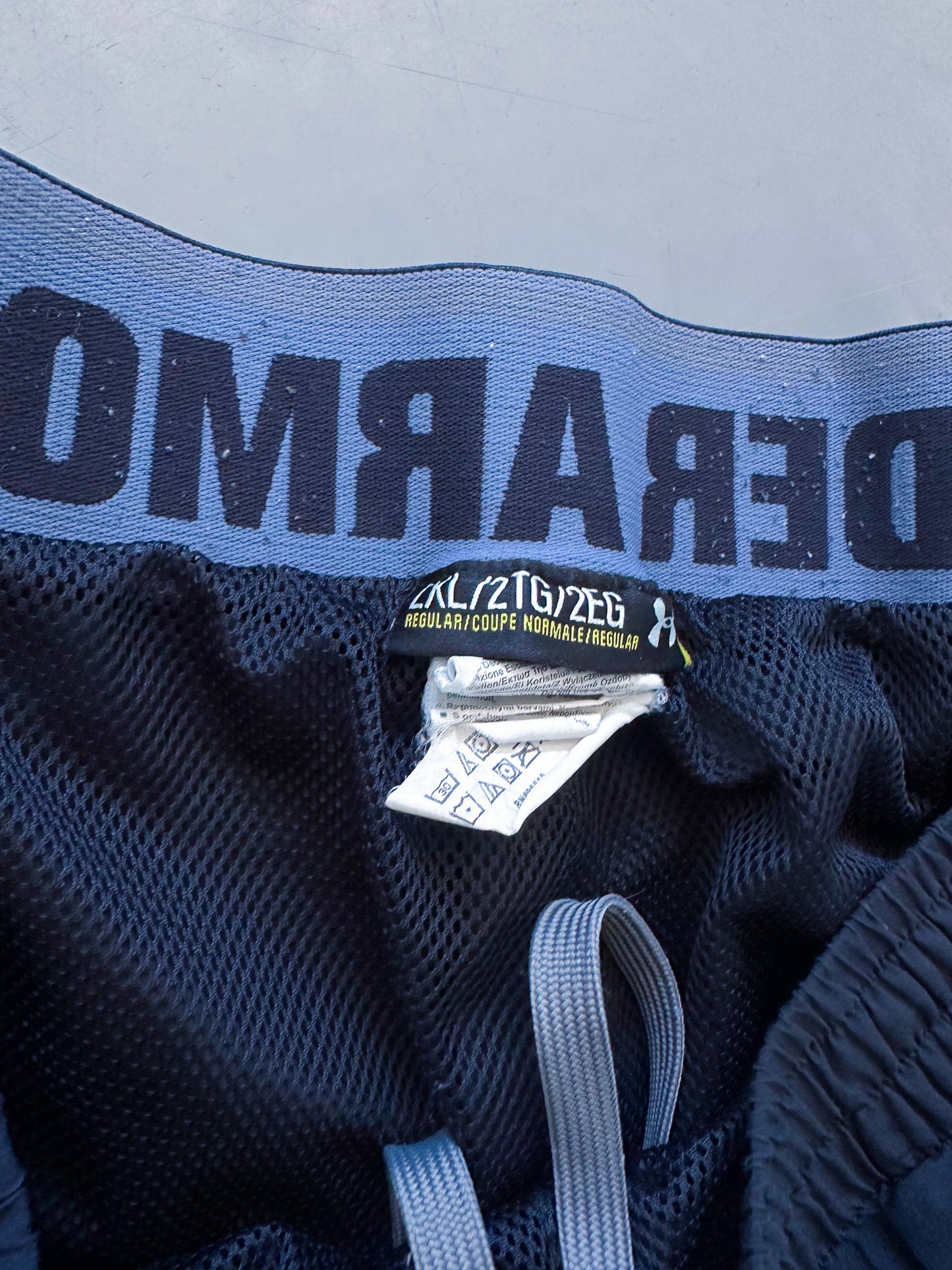Under Armour Vintage Trackpants | XL