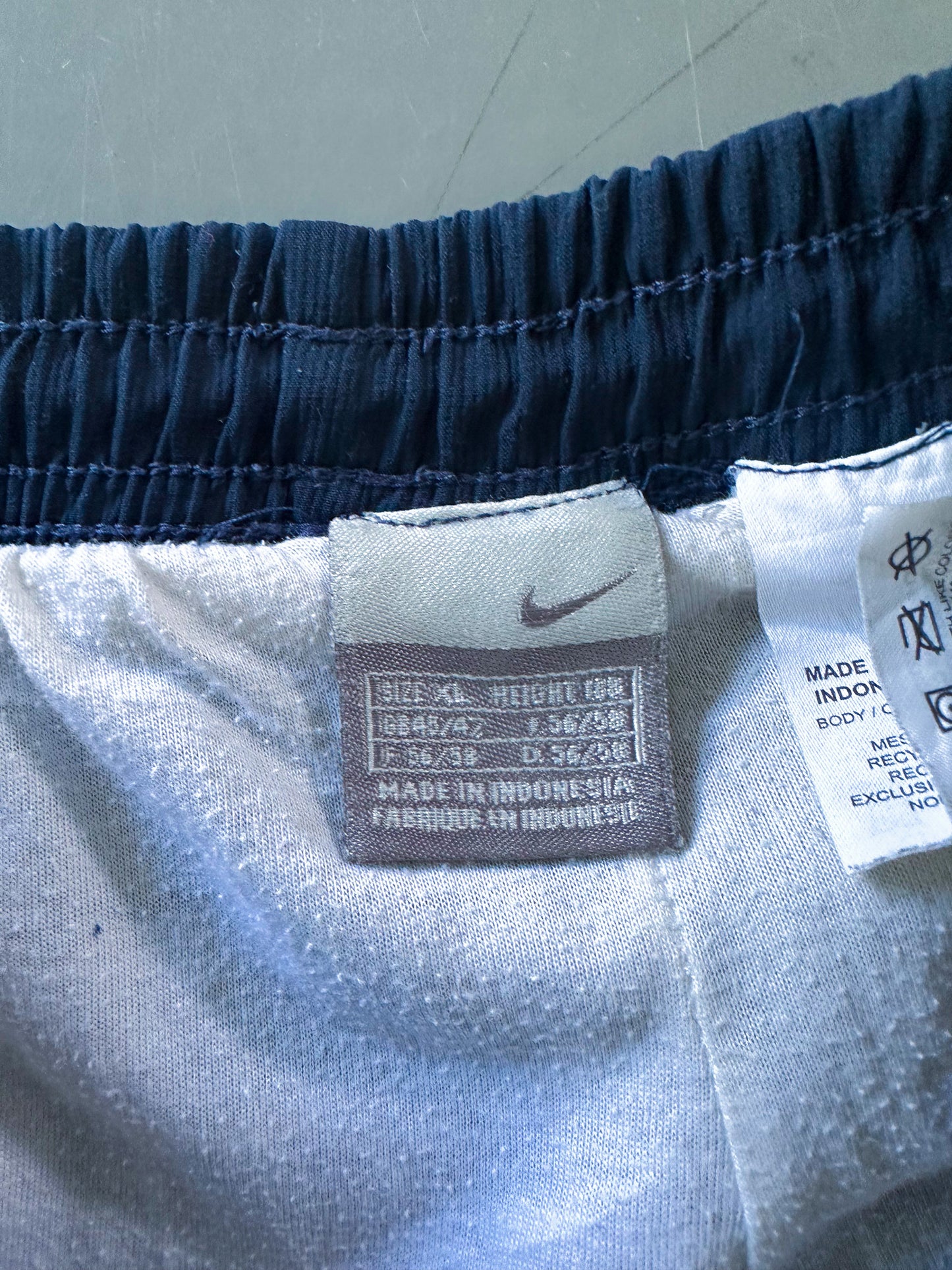 Nike Vintage Trackpants | L
