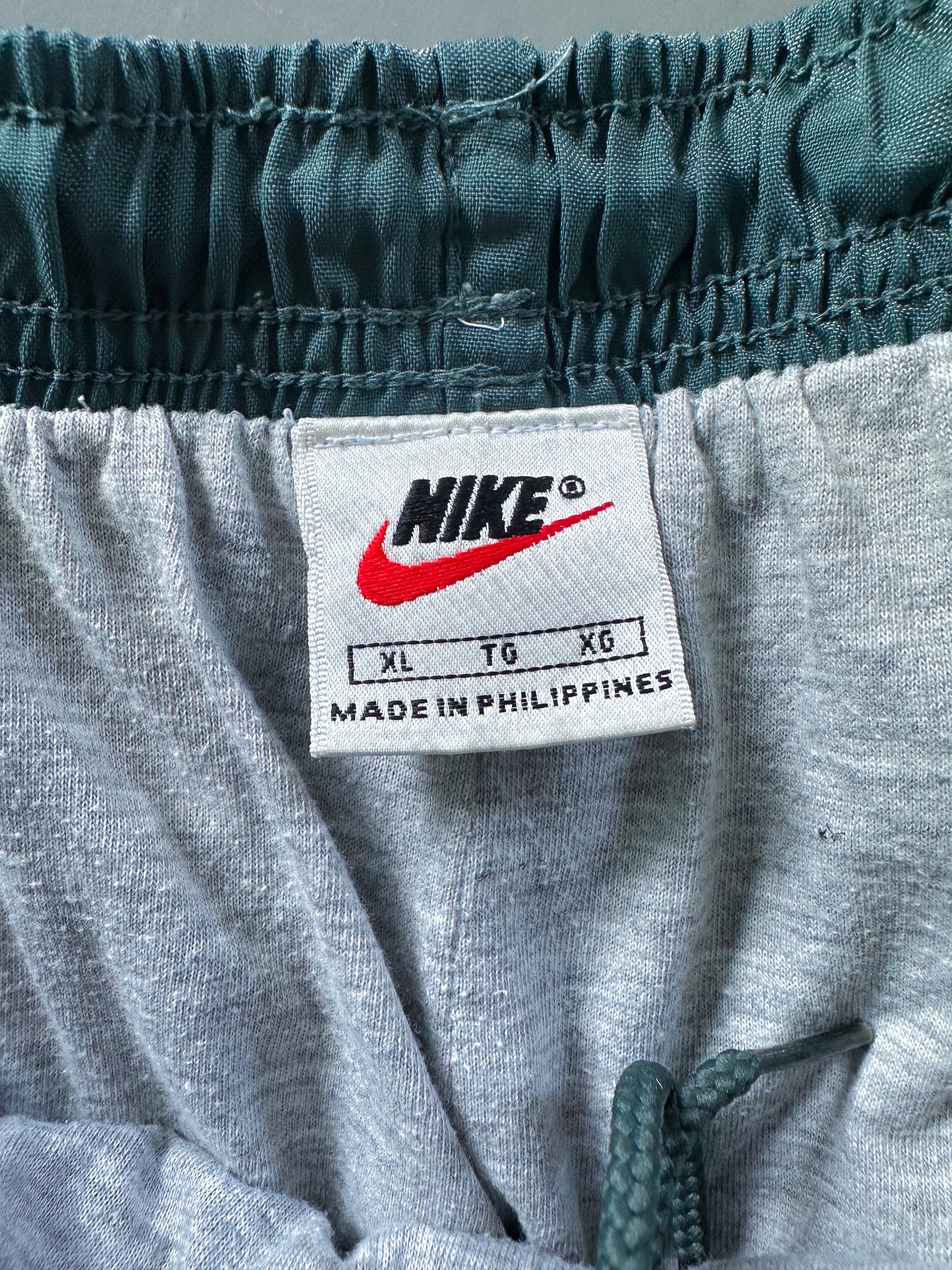 Nike Vintage Trackpants | L