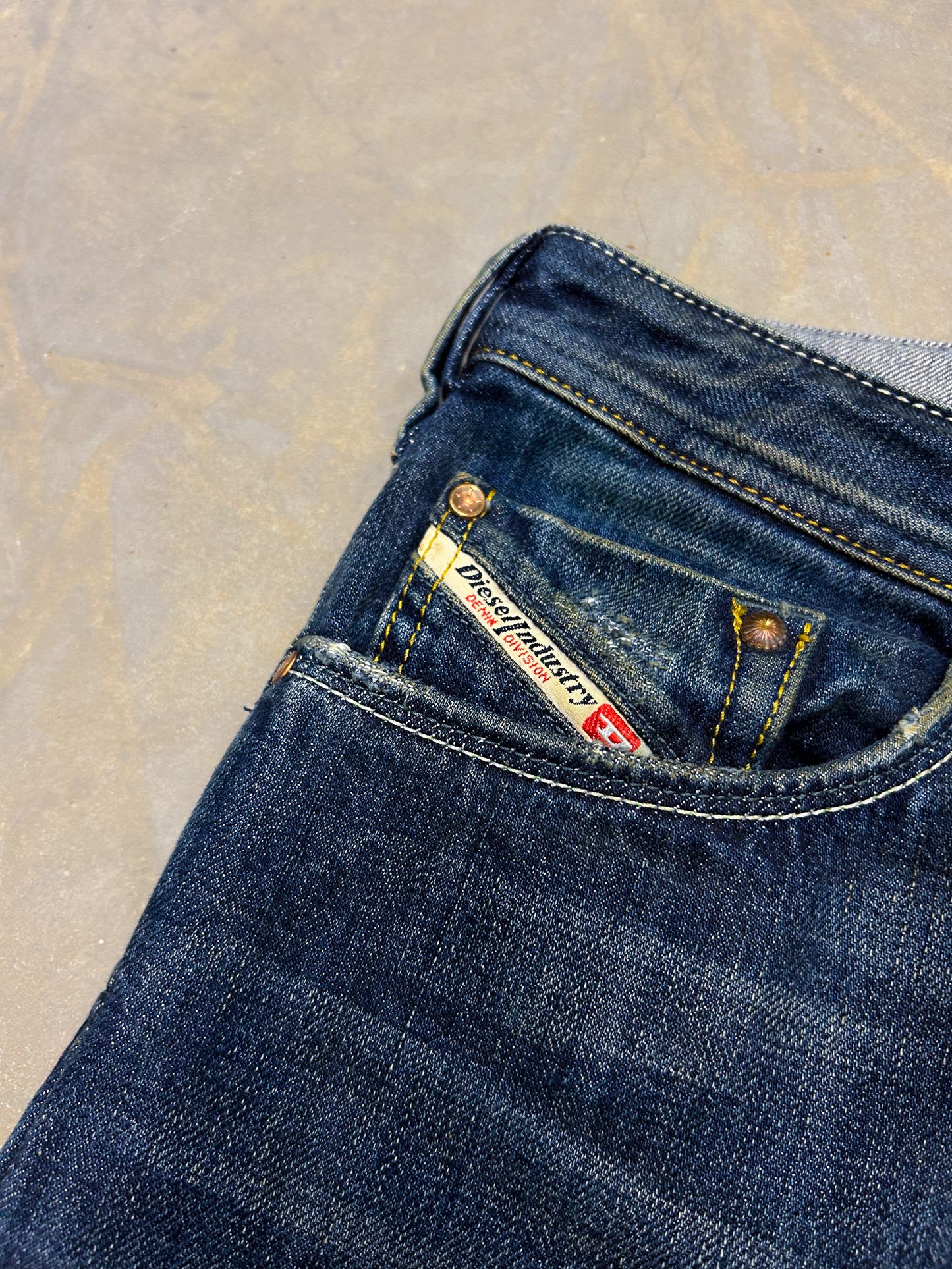 Diesel Vintage *Premium* Jeans | M/L