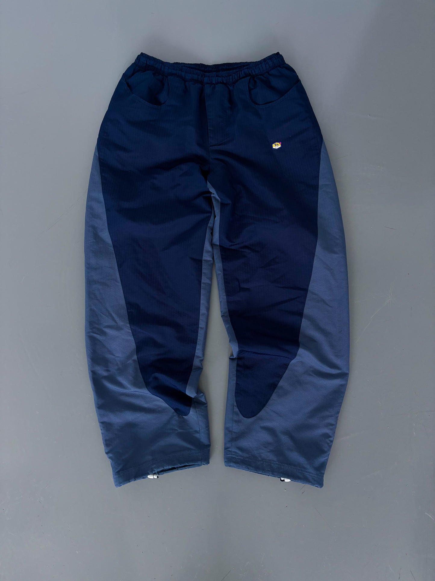 Nike Vintage *TN* Trackpants | L