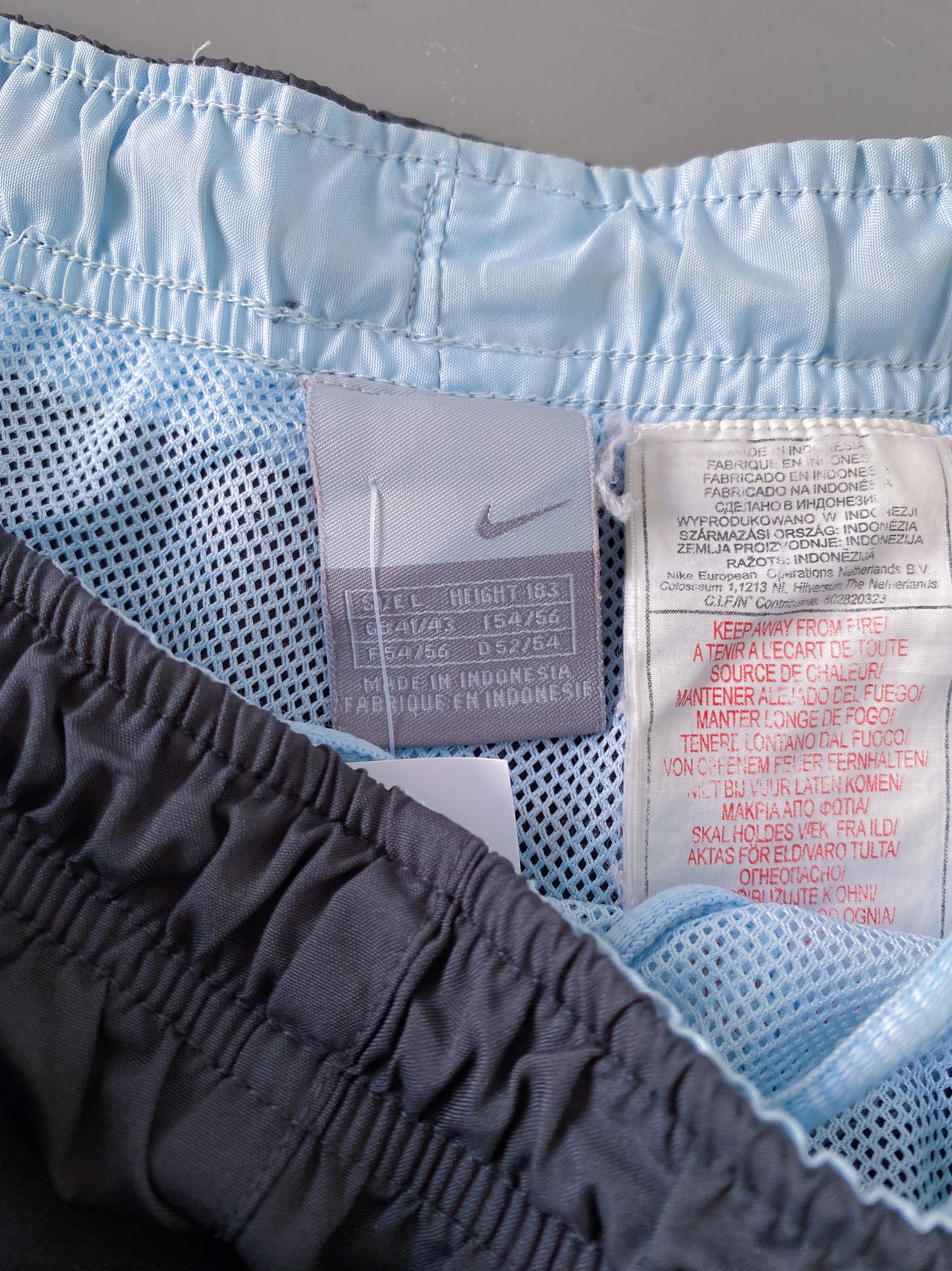 Nike Vintage Trackpants | L