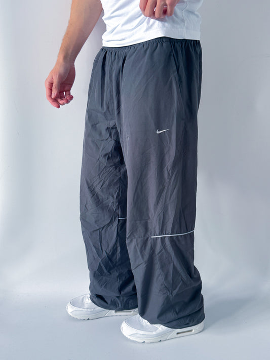 Nike Vintage Trackpants | L