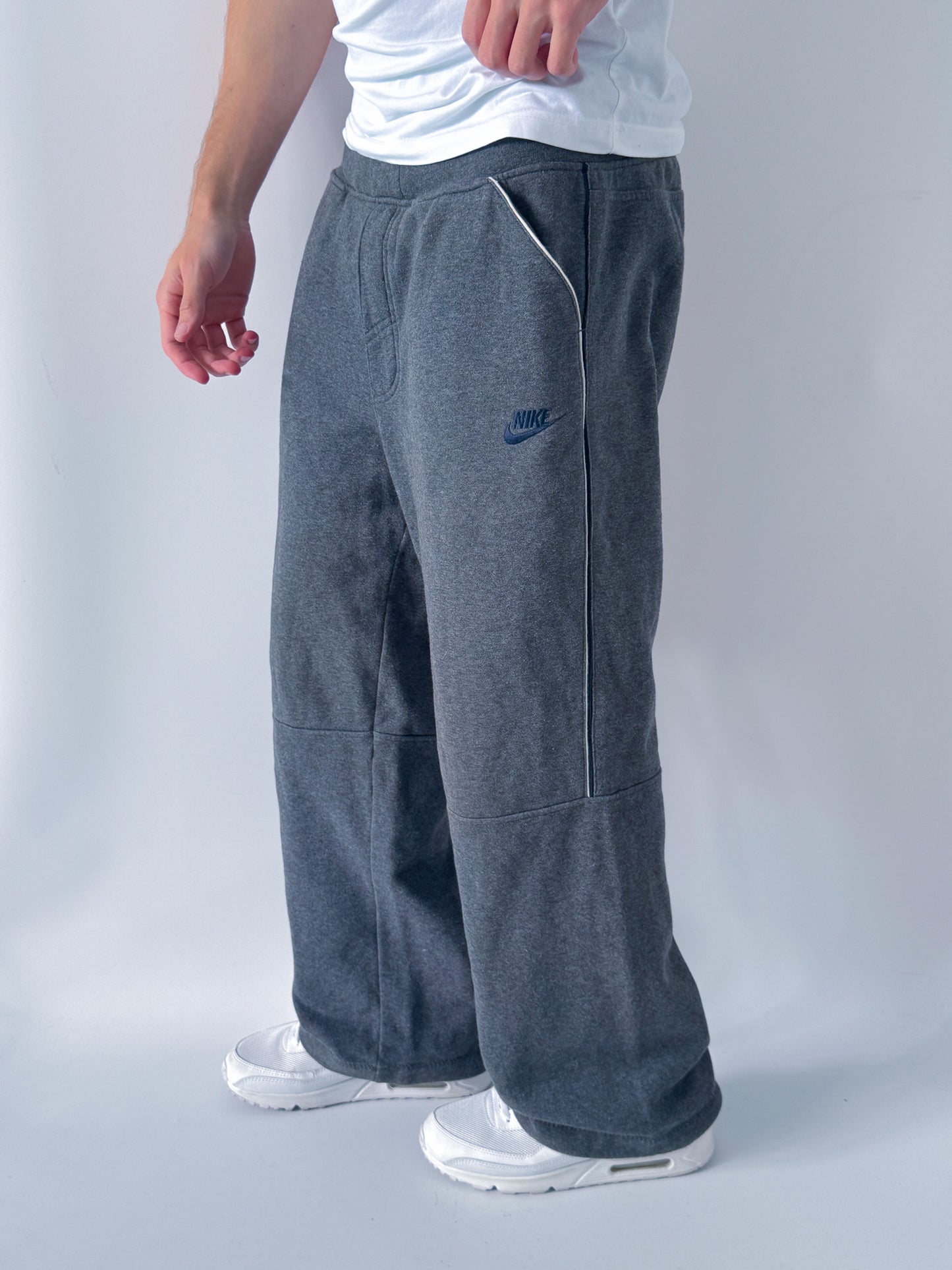 Nike Vintage Open Leg Sweatpants | M
