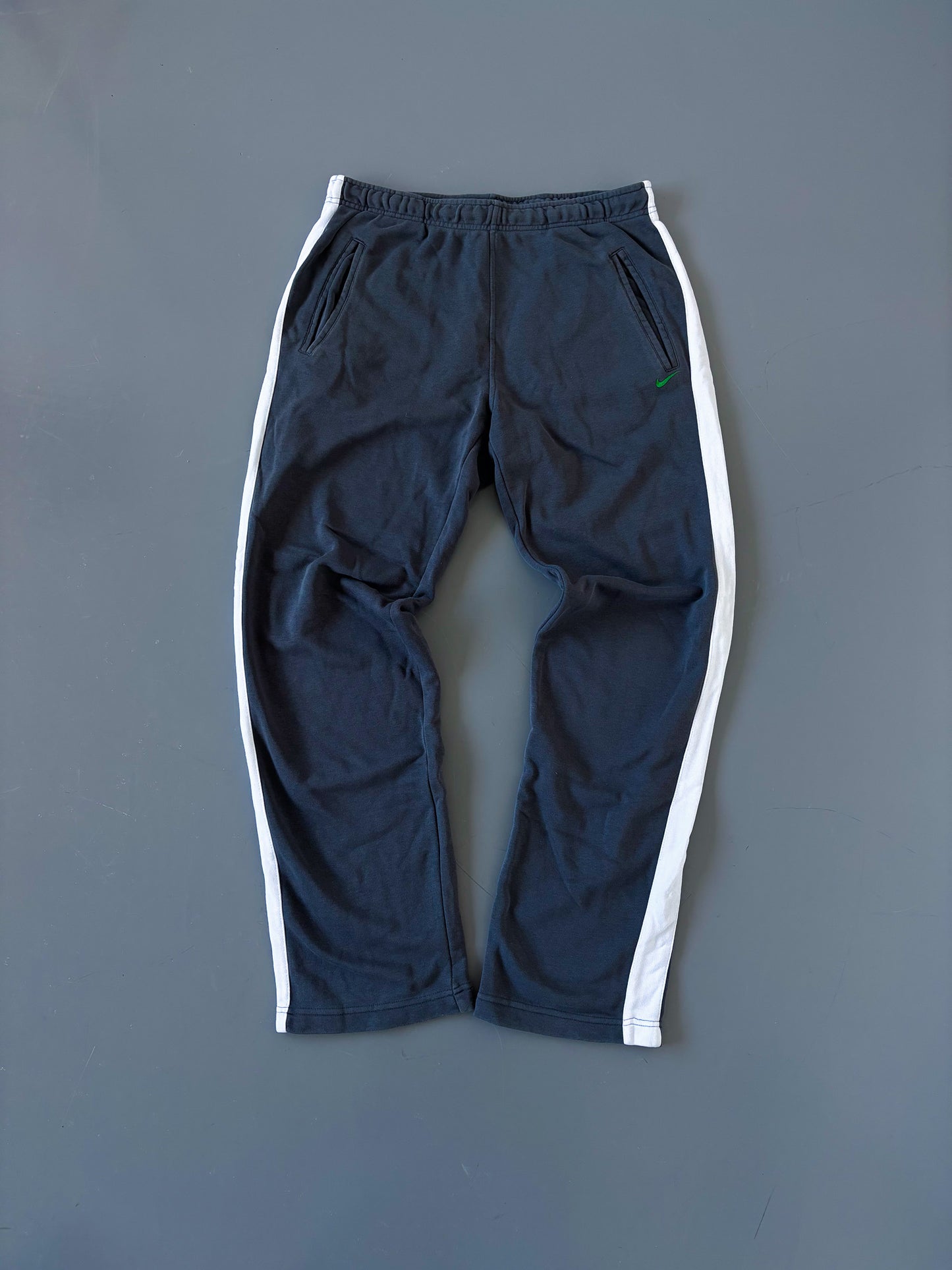 Nike Vintage Open Leg Sweatpants | M