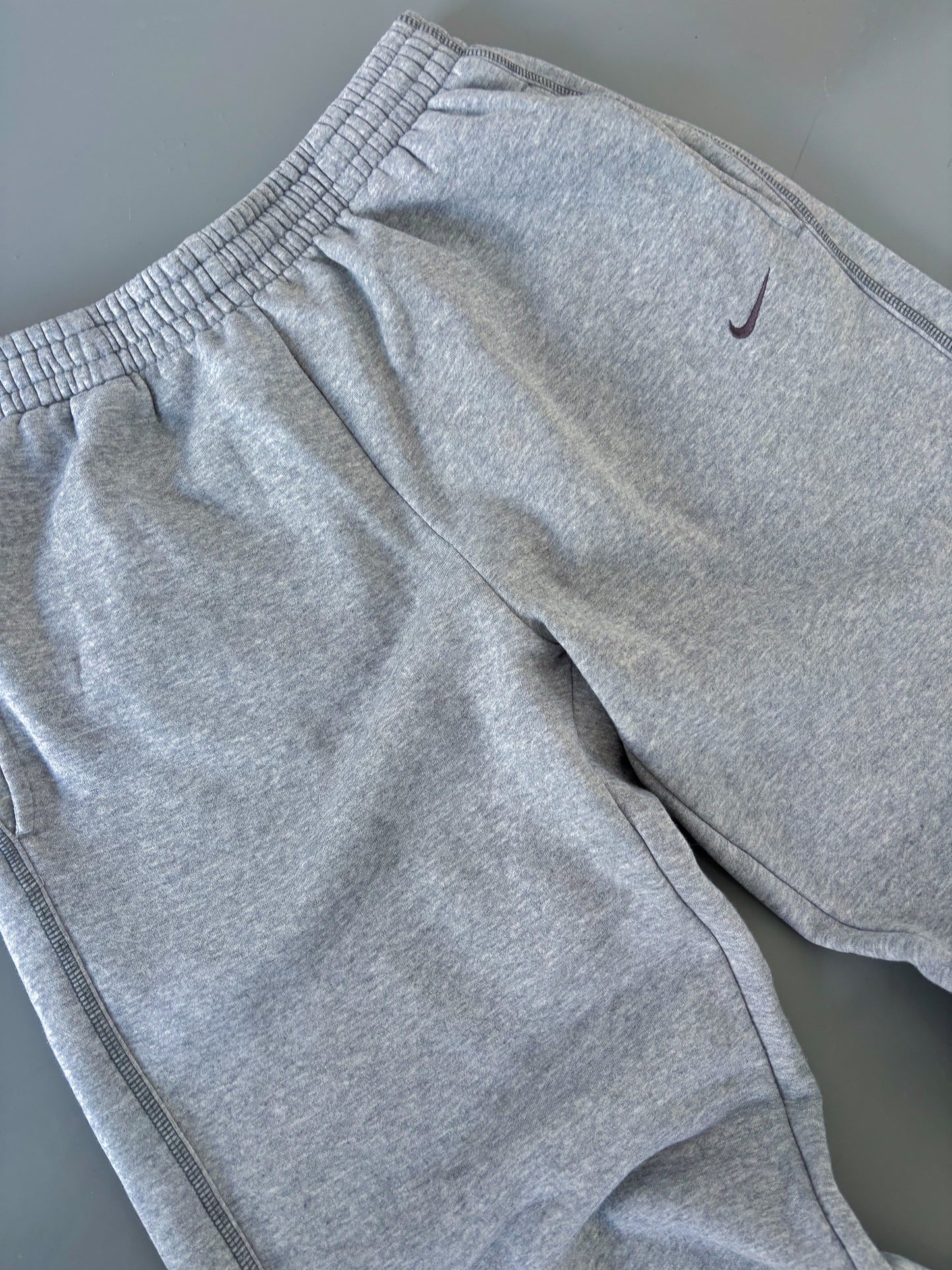 Nike Vintage *PREMIUM* Sweatpants | M