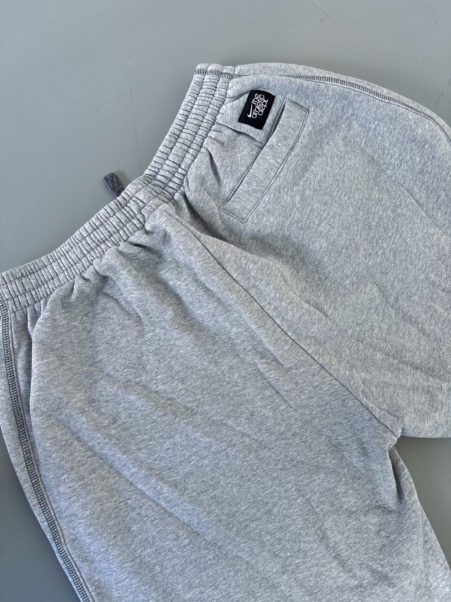 Nike Vintage *PREMIUM* Sweatpants | M