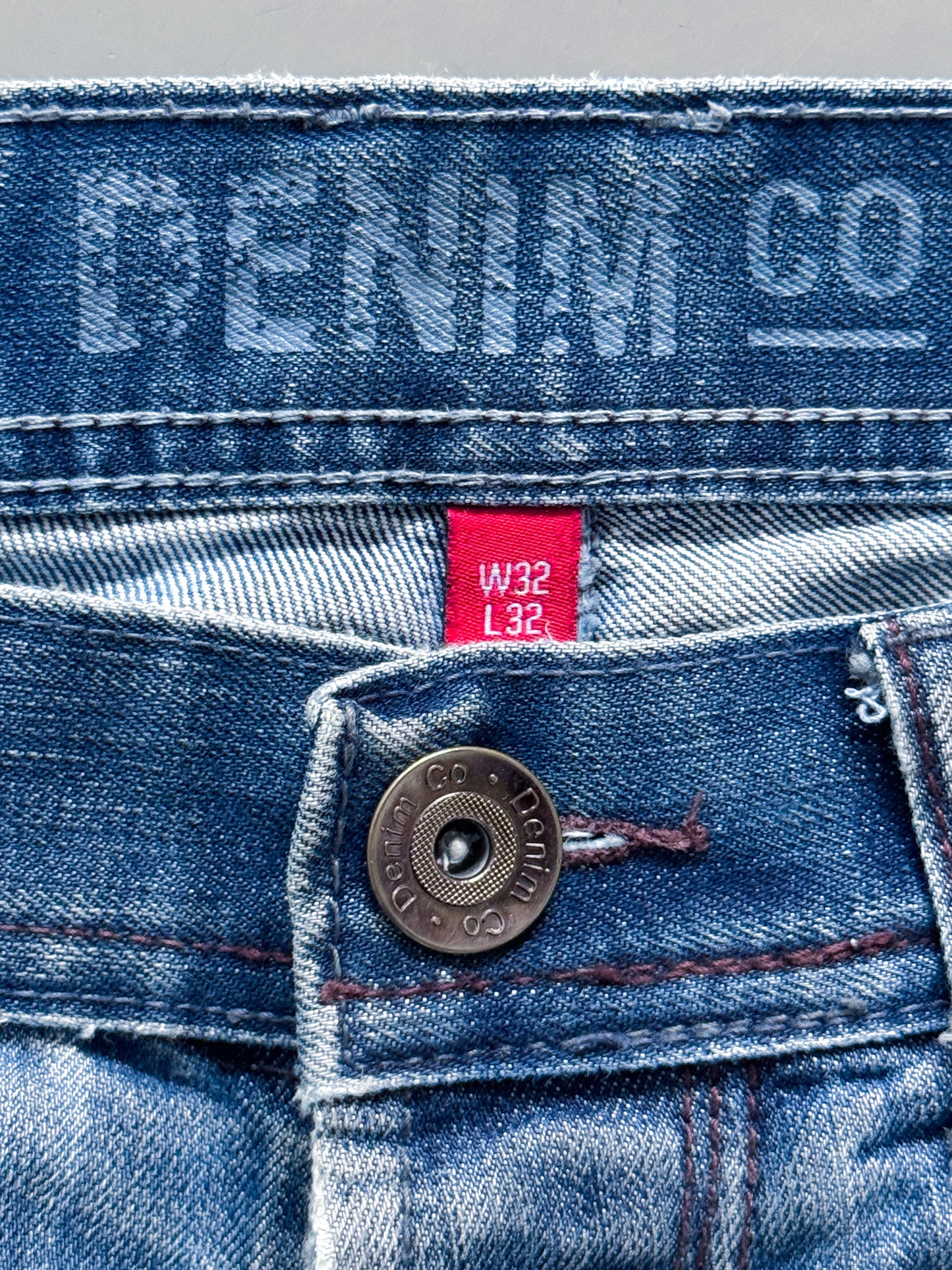 Vintage Y2K Straight Fit Jeans | Fits S