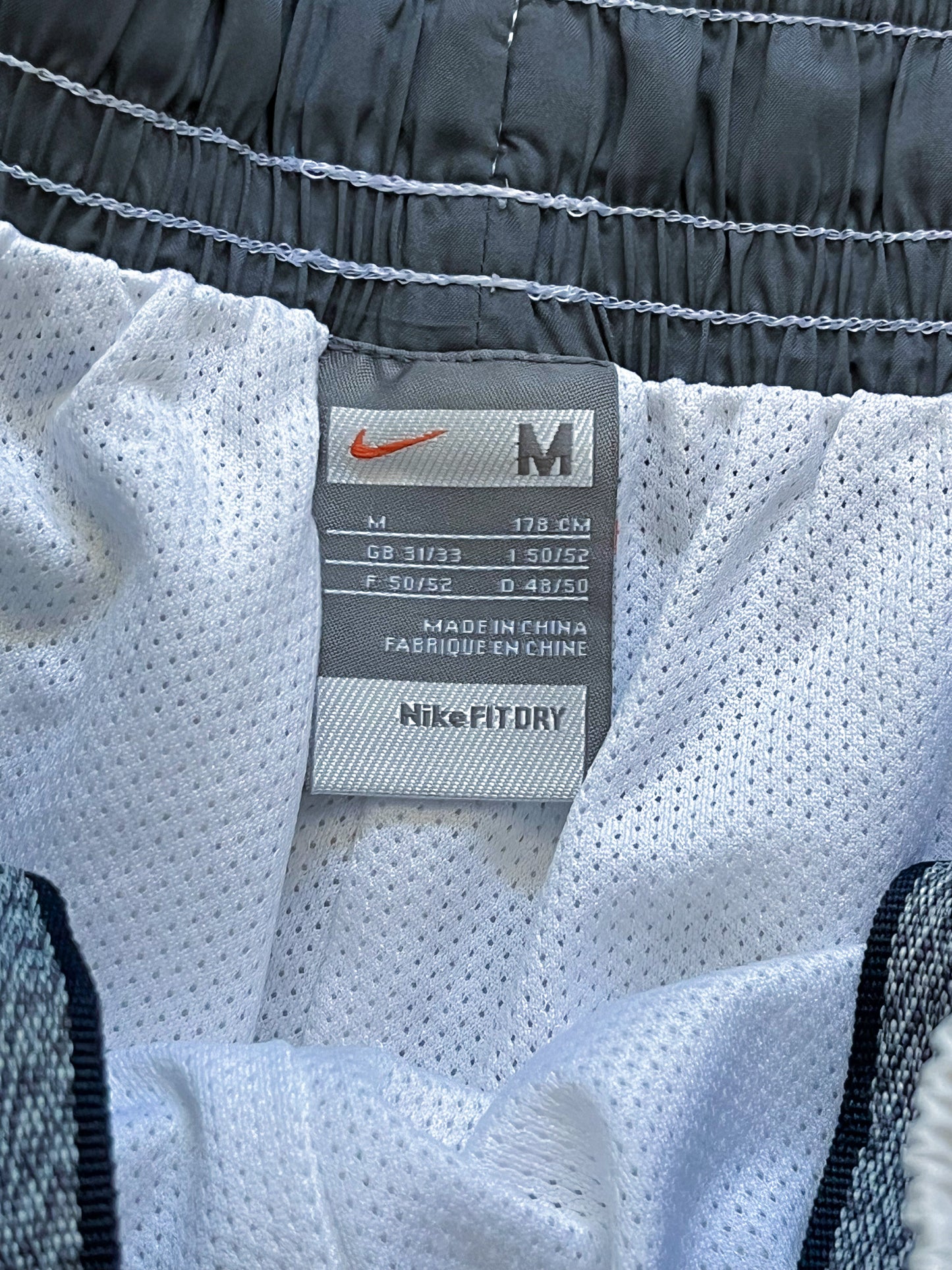 Nike Vintage Shorts | M