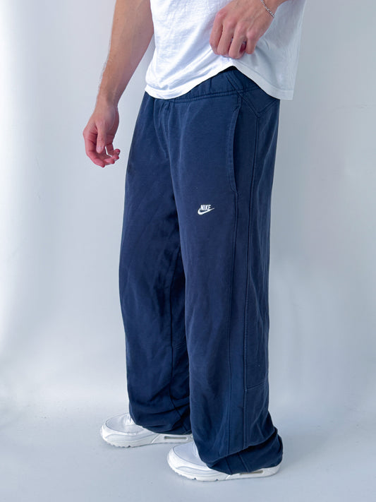 Nike Vintage Trackpants | L