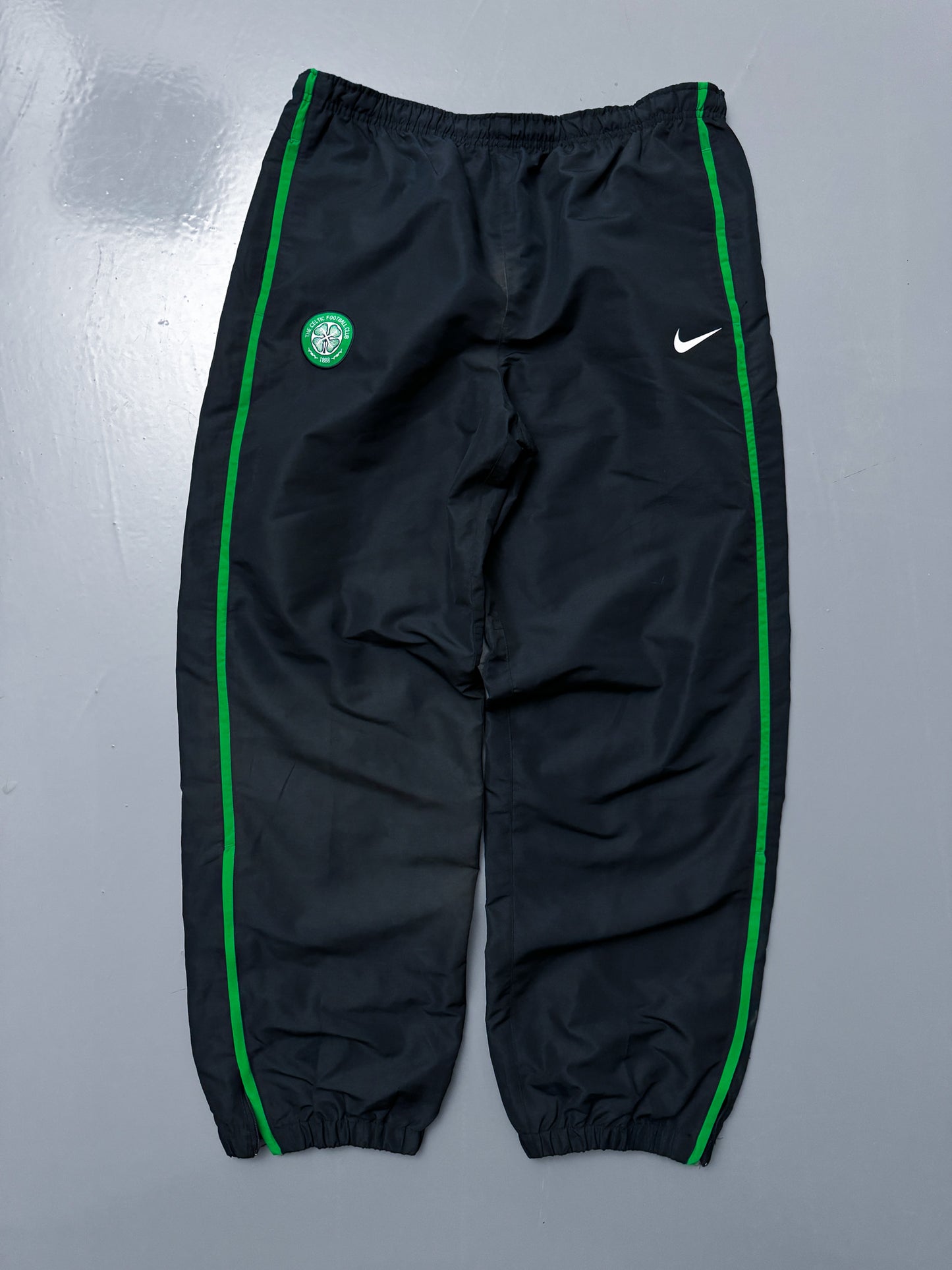 Nike Vintage Trackpants | L