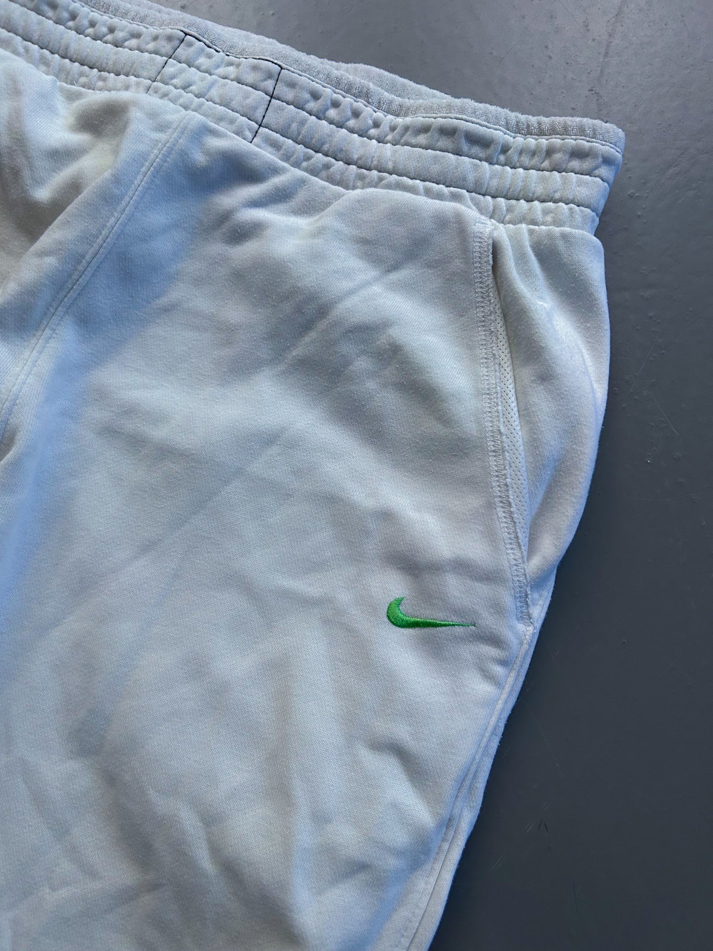 Nike Vintage *Premium* Sweatpants | M