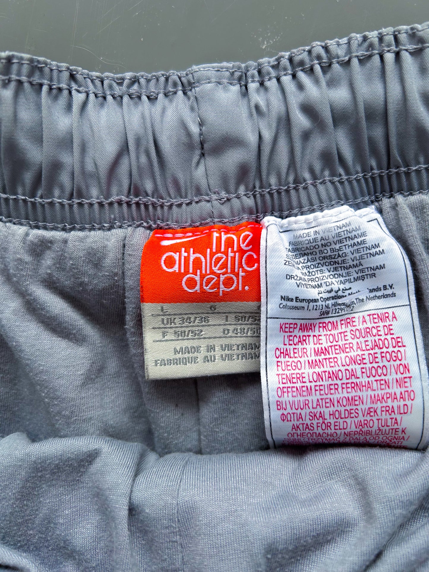 Nike Vintage Trackpants | L