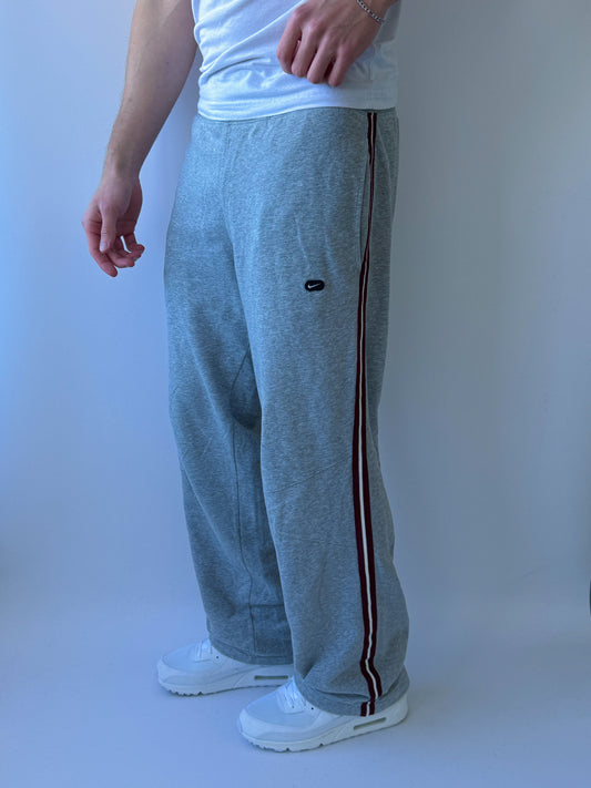 Nike Vintage Open Leg Sweatpants | M