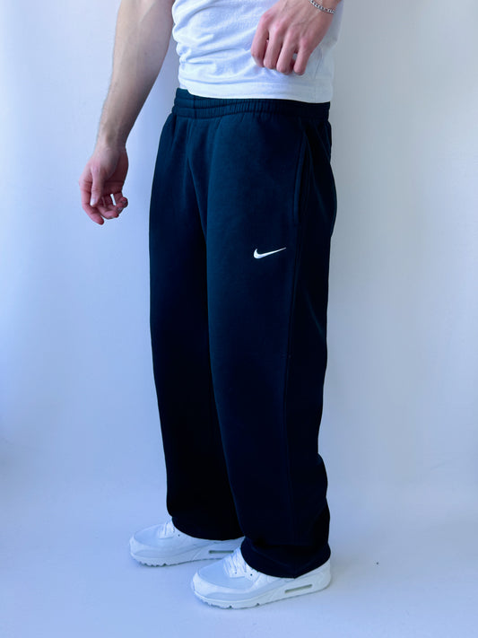 Nike Vintage Open Leg Sweatpants | M