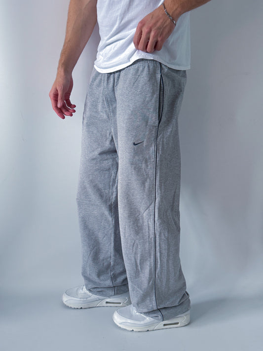 Nike Vintage *PREMIUM* Sweatpants | L
