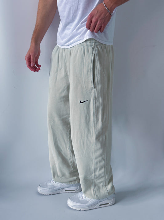 Nike Vintage Open Leg Sweatpants | L
