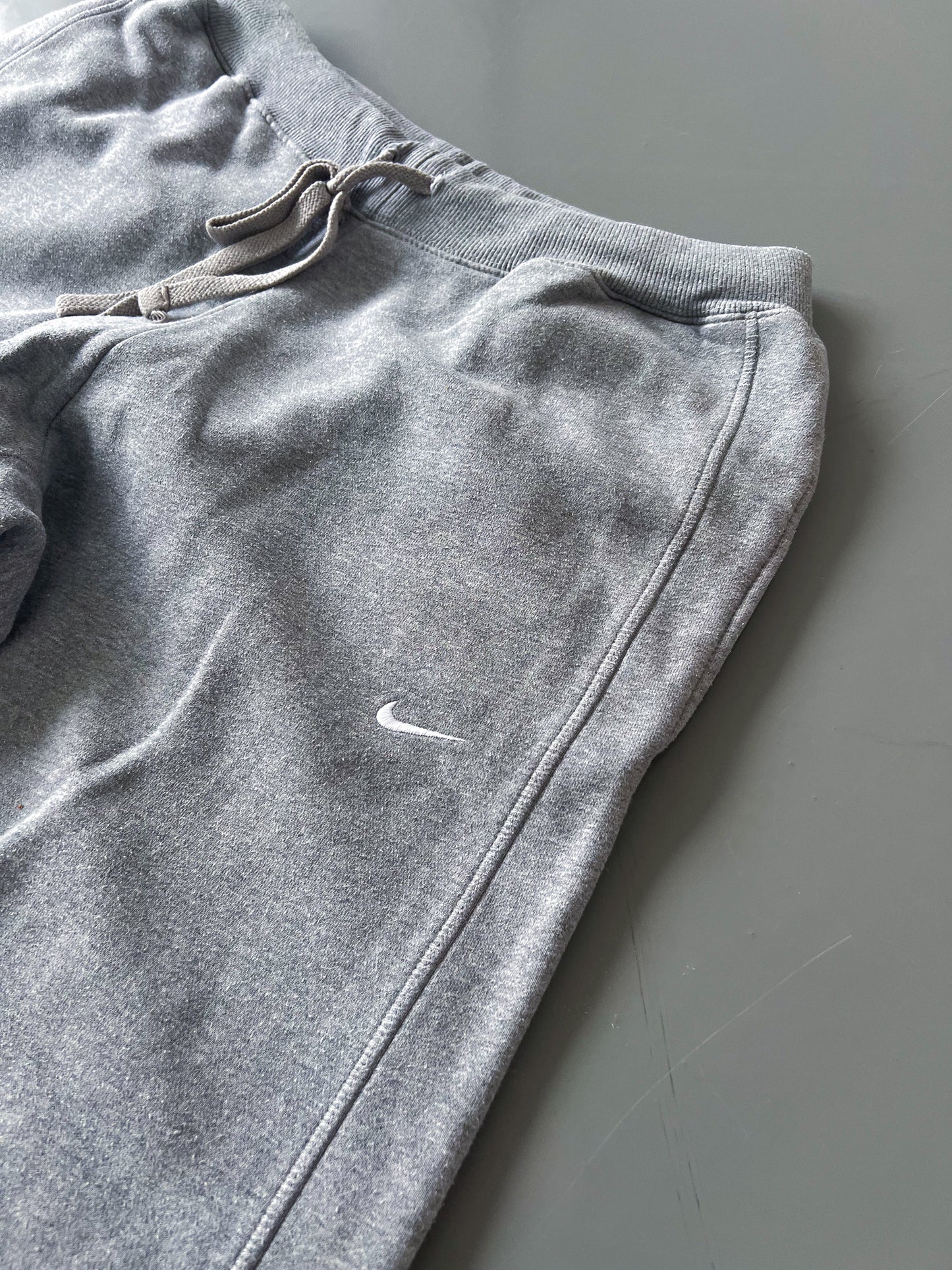 Nike Vintage *PREMIUM* Sweatpants | L