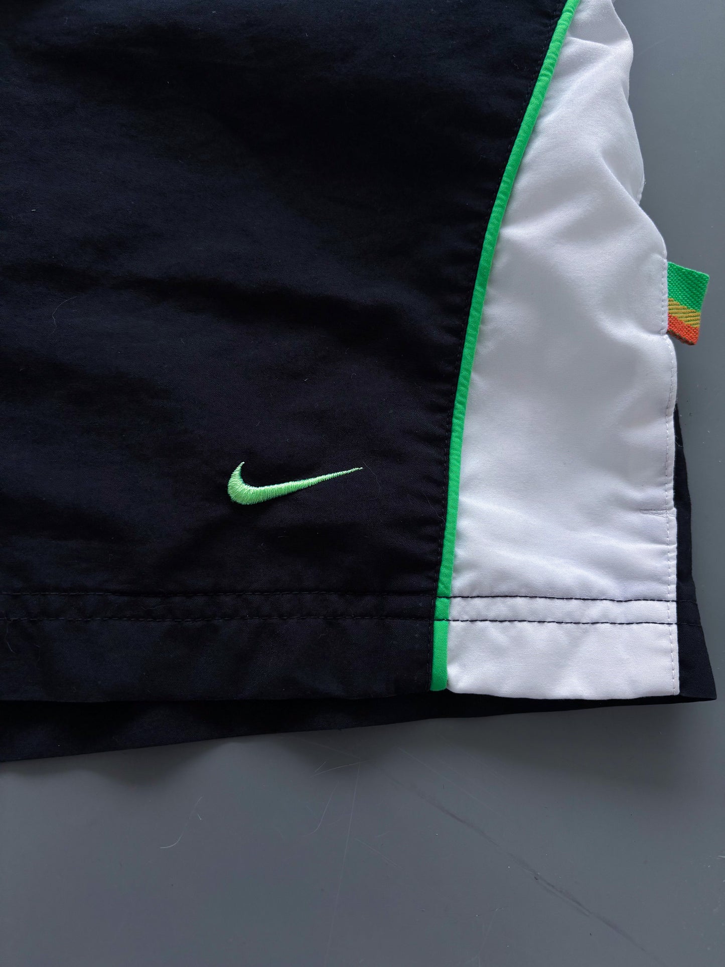 Nike Vintage Shorts | M