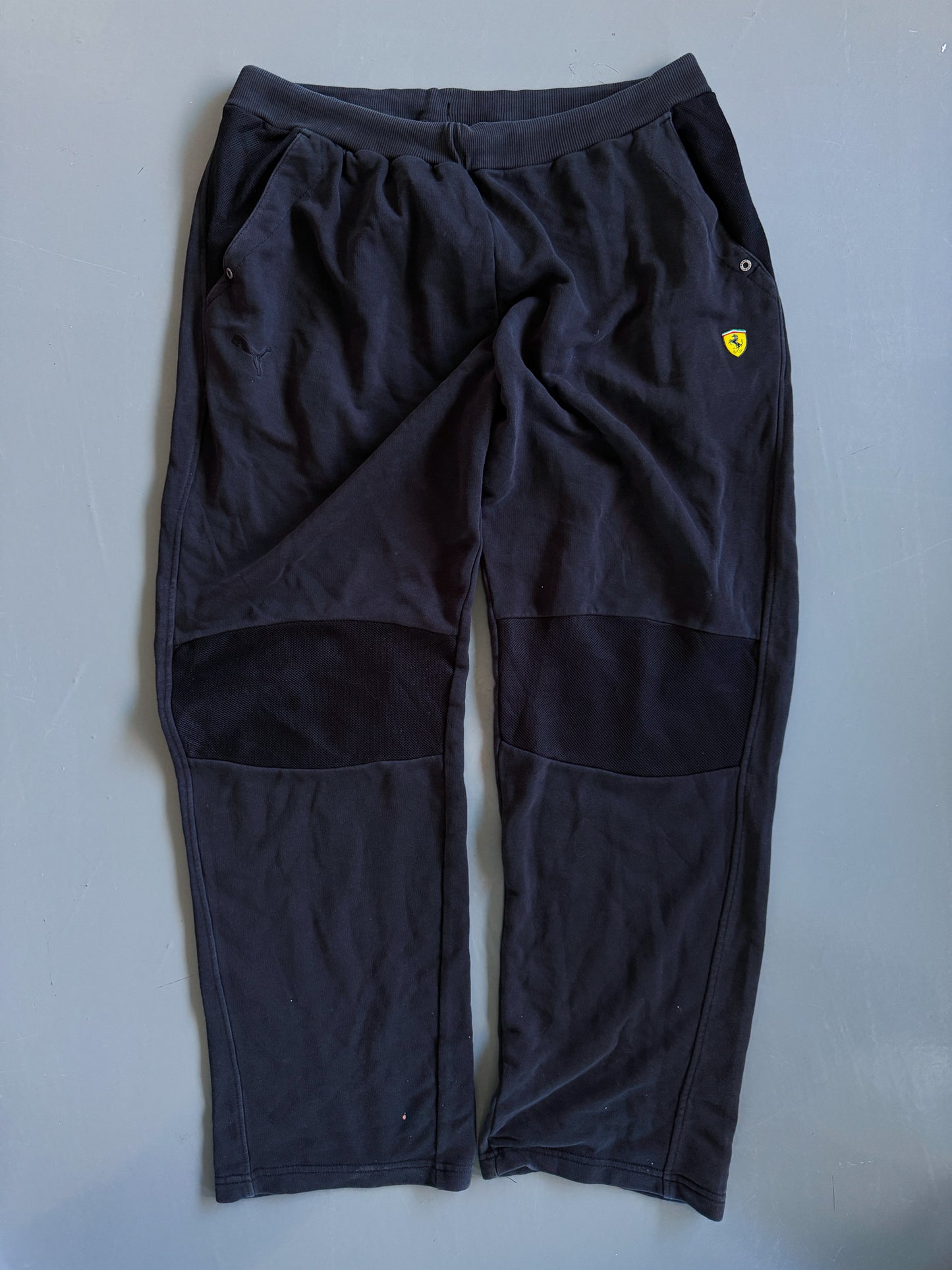 Puma x Ferrari Vintage Open Leg Sweatpants | L
