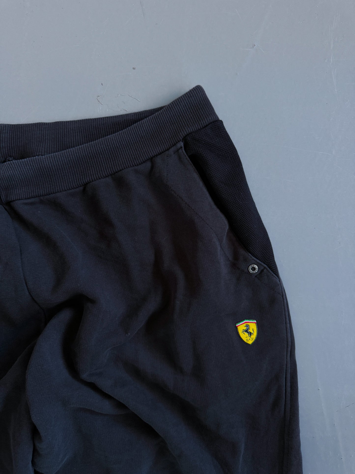 Puma x Ferrari Vintage Open Leg Sweatpants | L