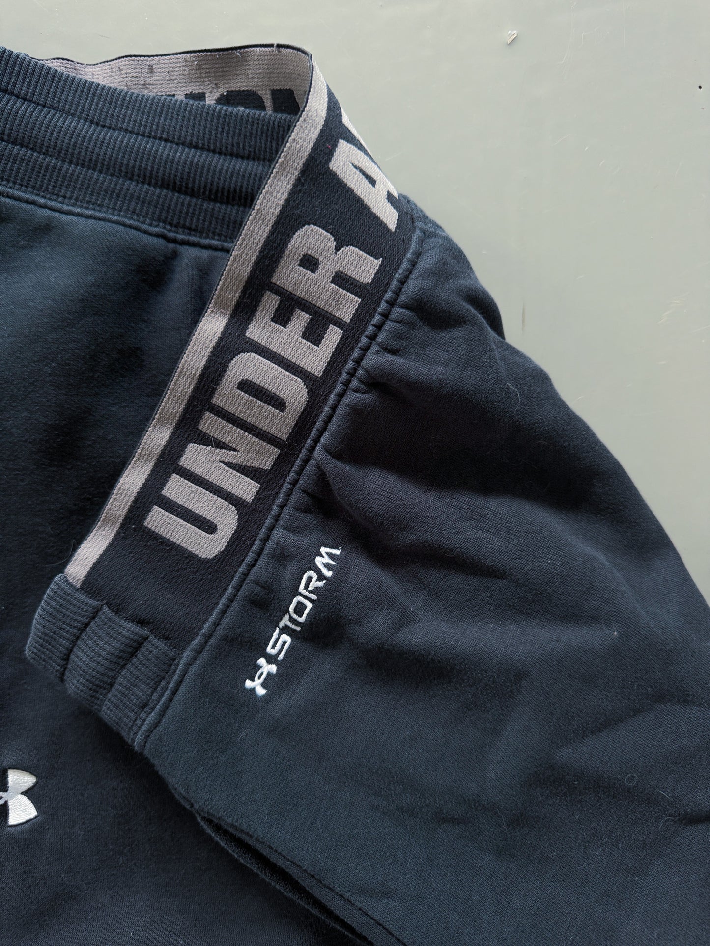 Under Armour Vintage Trackpants | M