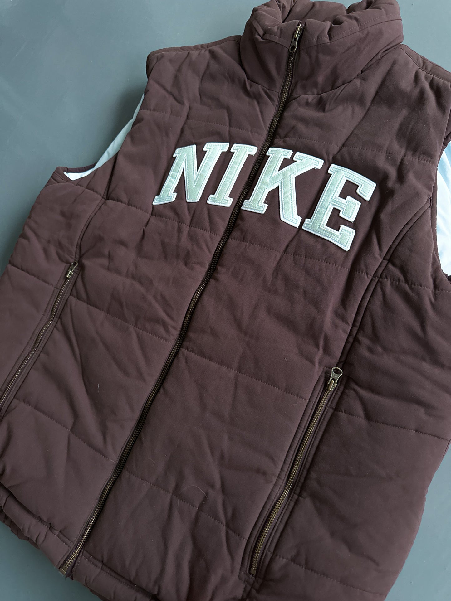 Nike Vintage *Spellout* Puffer Jacket | M