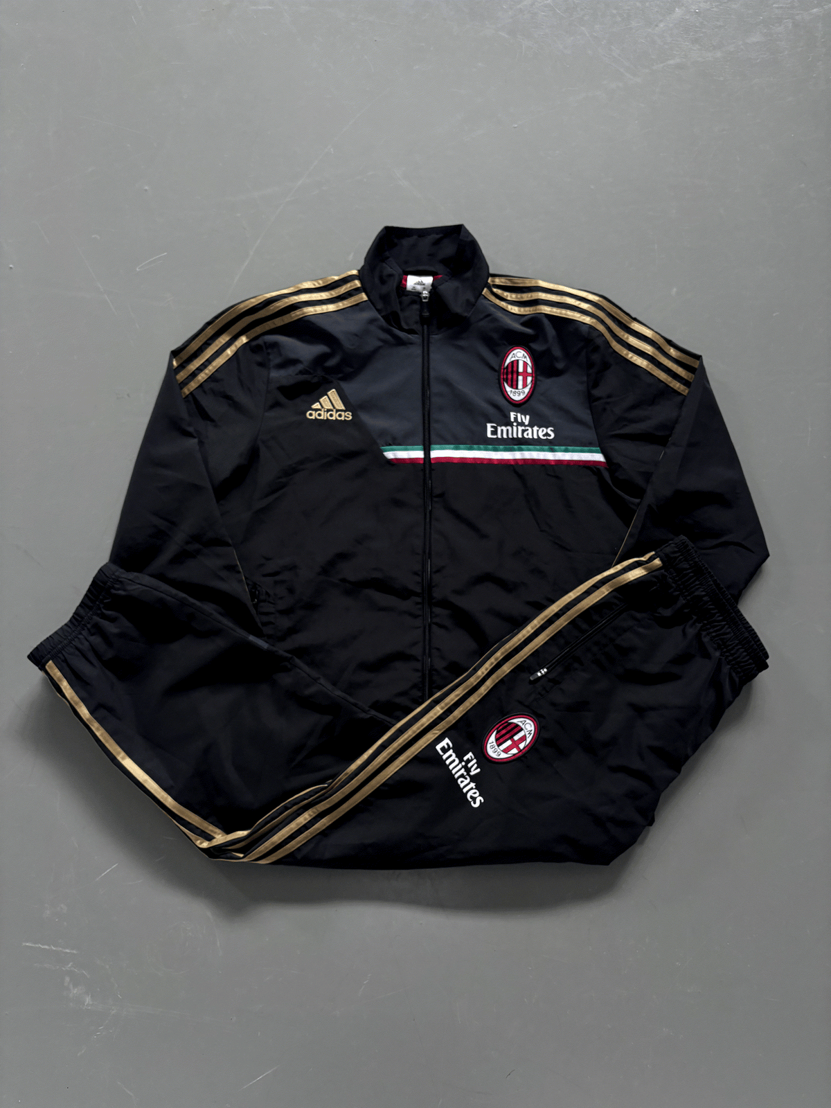 Adidas x AC Mailand Vintage Tracksuit | L Nummer Fehlt