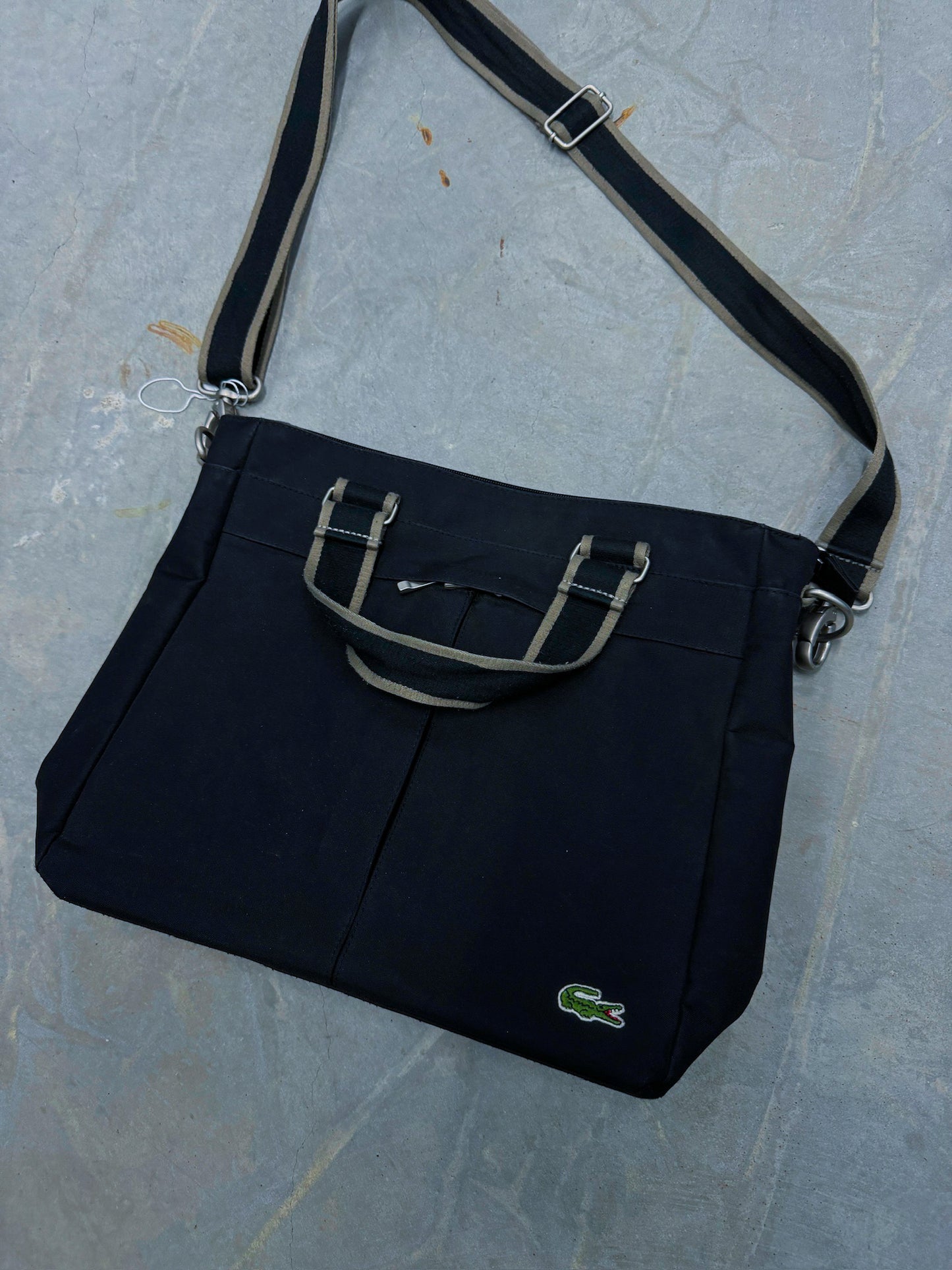 Lacoste Vintage Messenger Bag | M