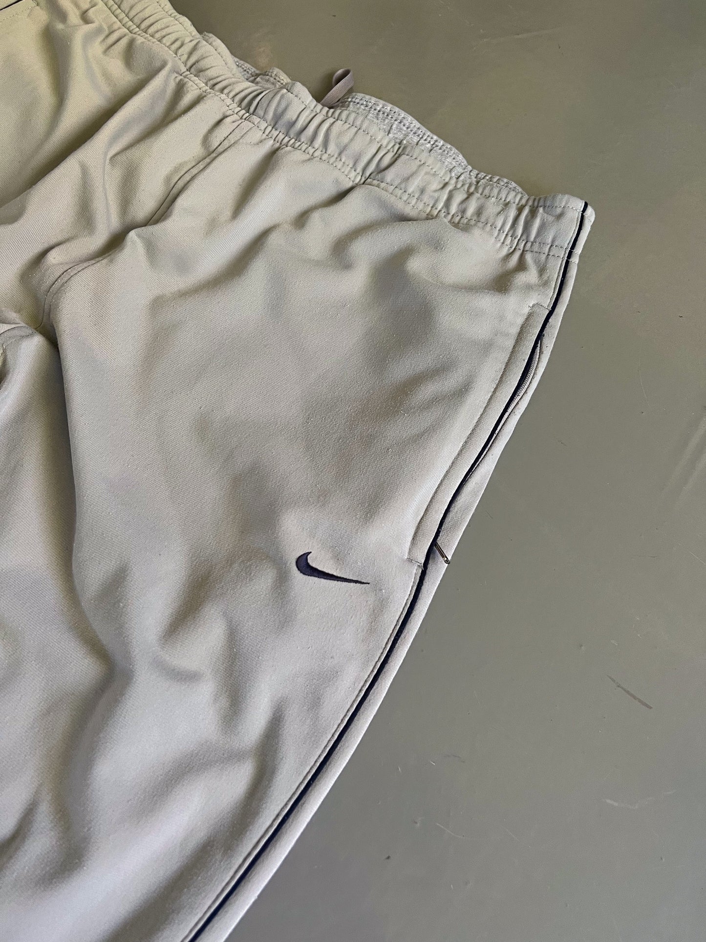 Nike Vintage *PREMIUM* Sweatpants | M