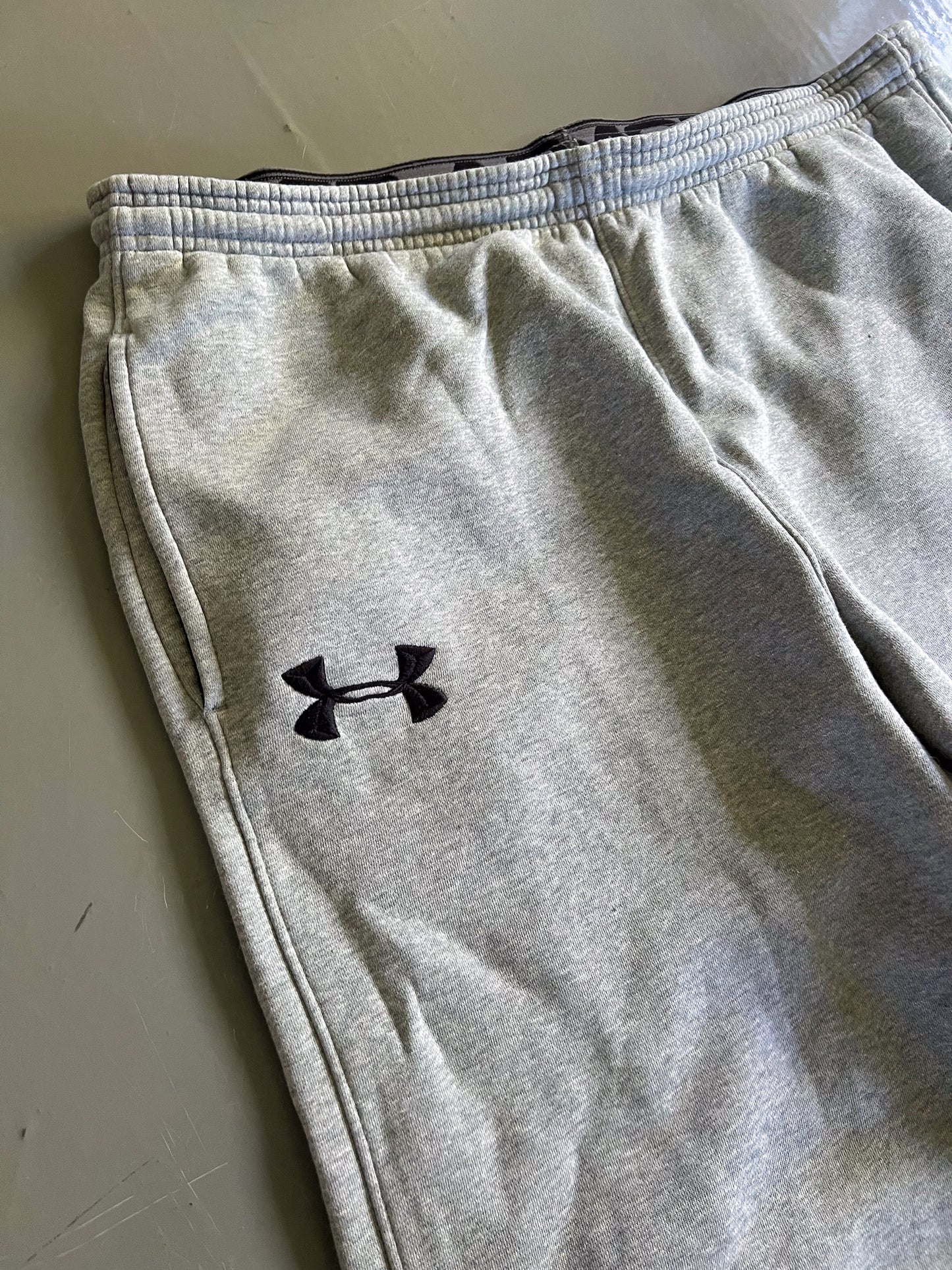 Under Armour Vintage Sweatpants | M