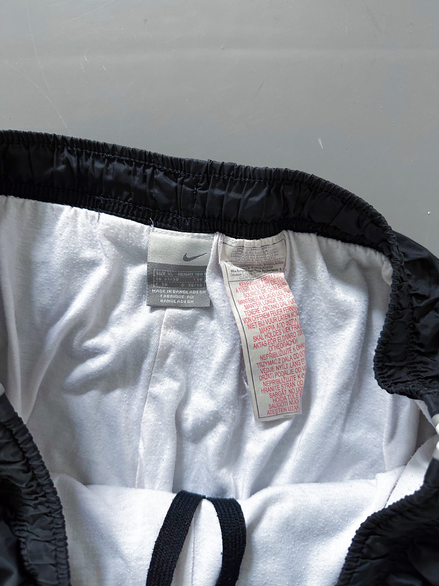 Nike Vintage Trackpants | L