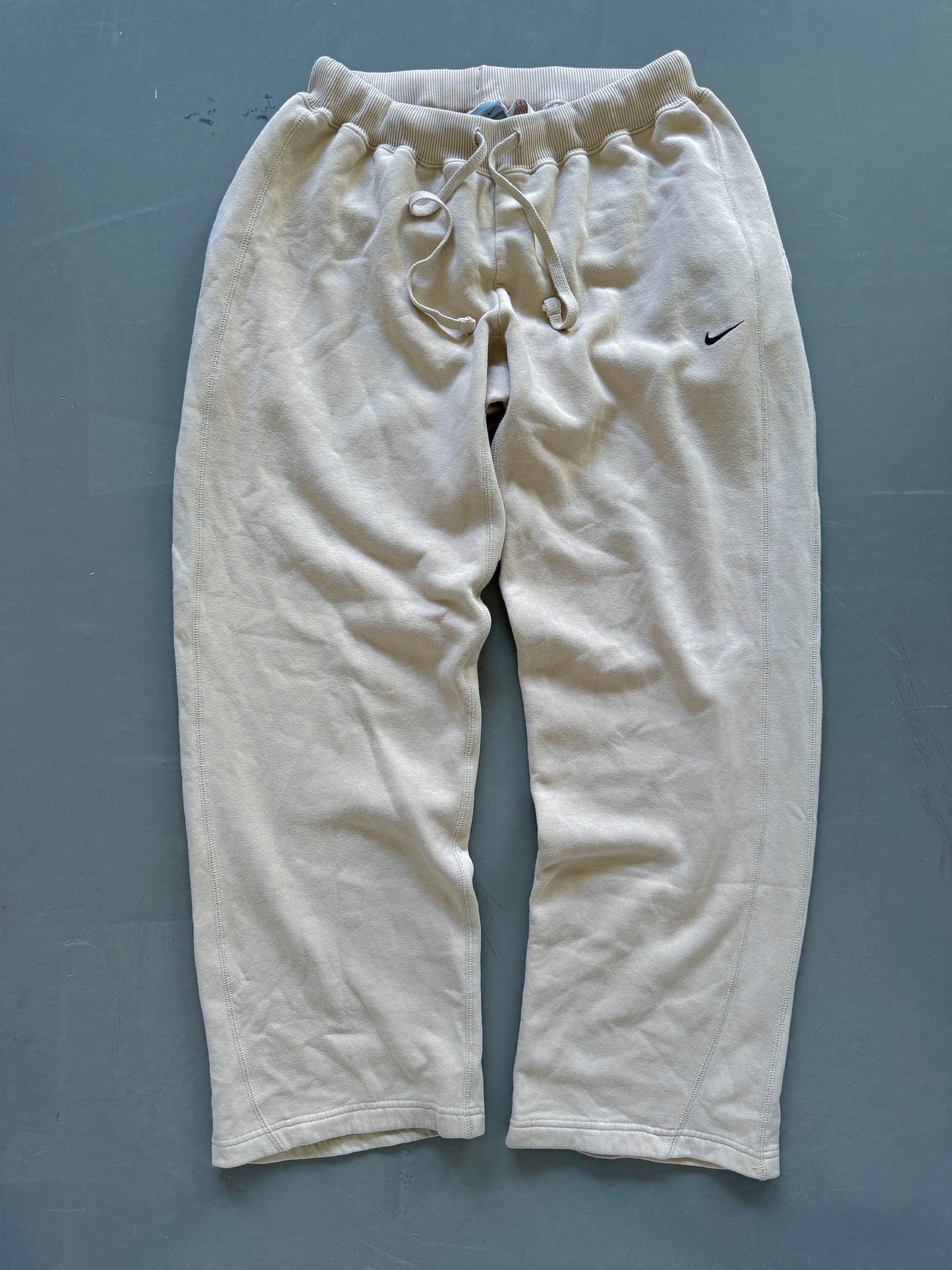 Nike Vintage *Premium* Open Leg Sweatpants | Fittet L