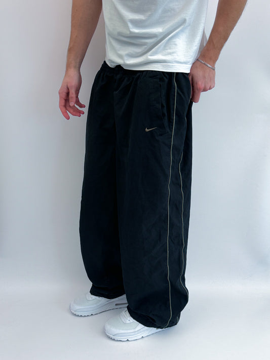 Nike Vintage Trackpants | L