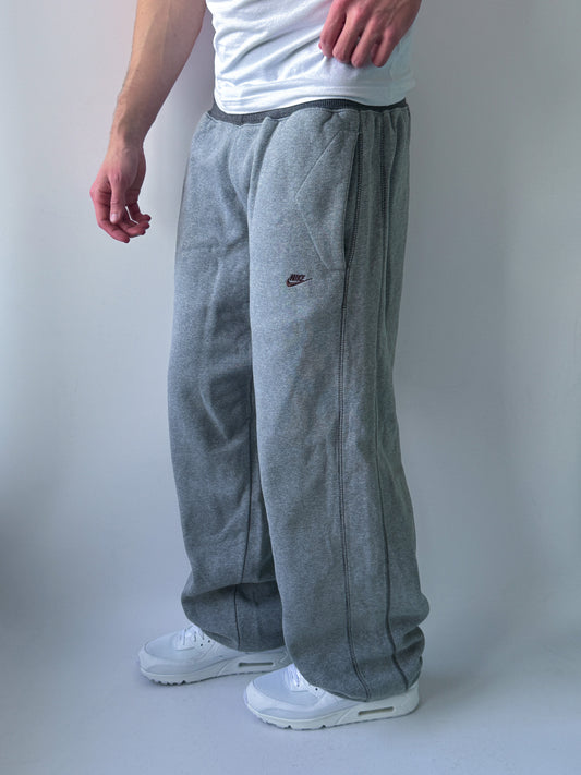 Nike Vintage Trackpants | L