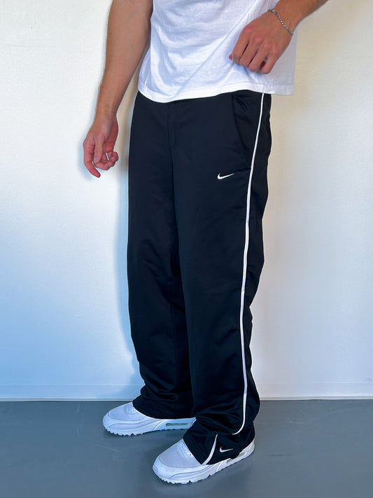 Nike *PREMIUM* Vintage Trackpants |  Fittet M