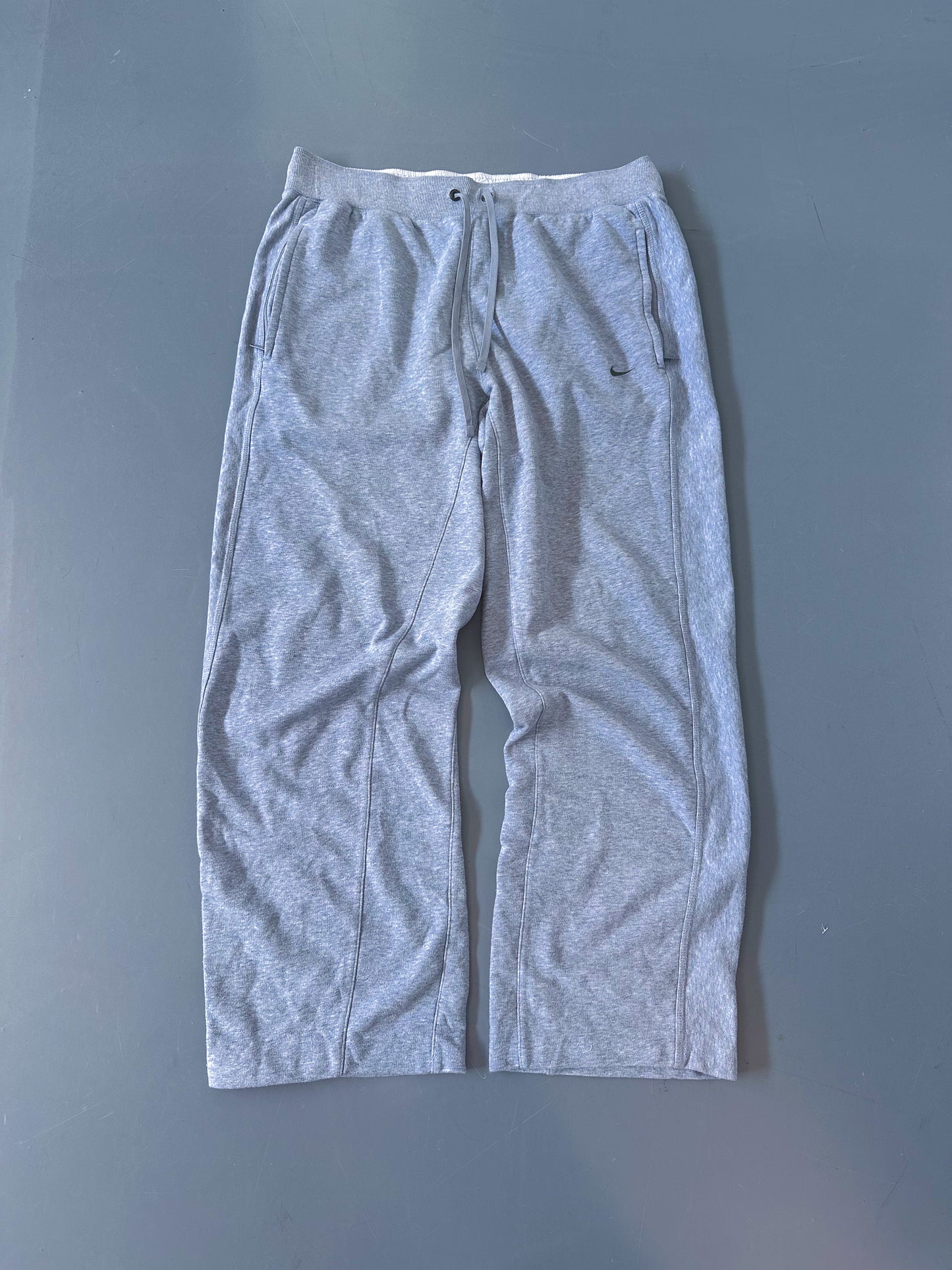 Nike Vintage *PREMIUM* Open Leg Sweatpants | L