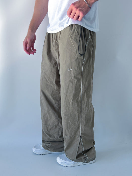 Nike Vintage Trackpants | L