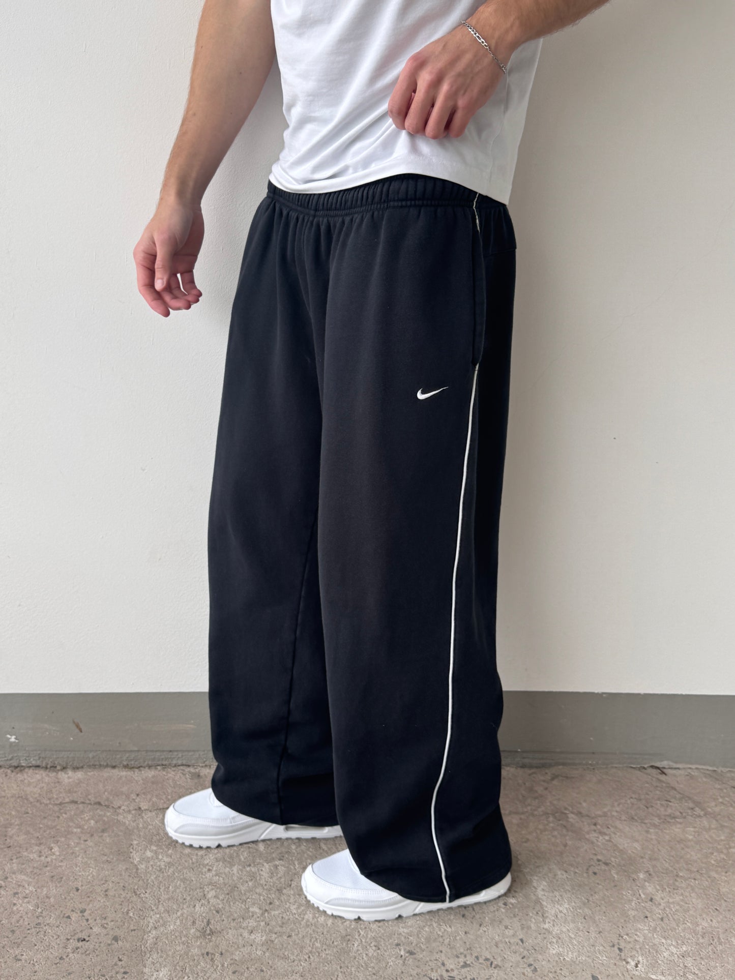 Nike Vintage *PREMIUM* Open Leg Sweatpants / Jogger | L