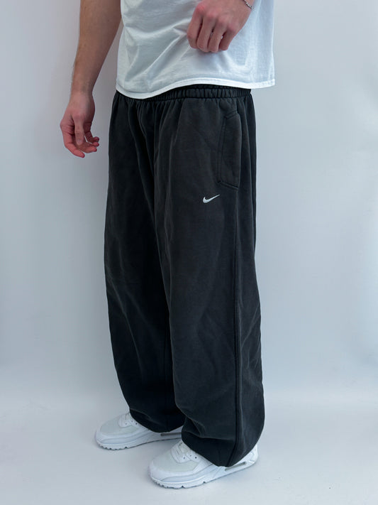 Nike Vintage Trackpants | XL