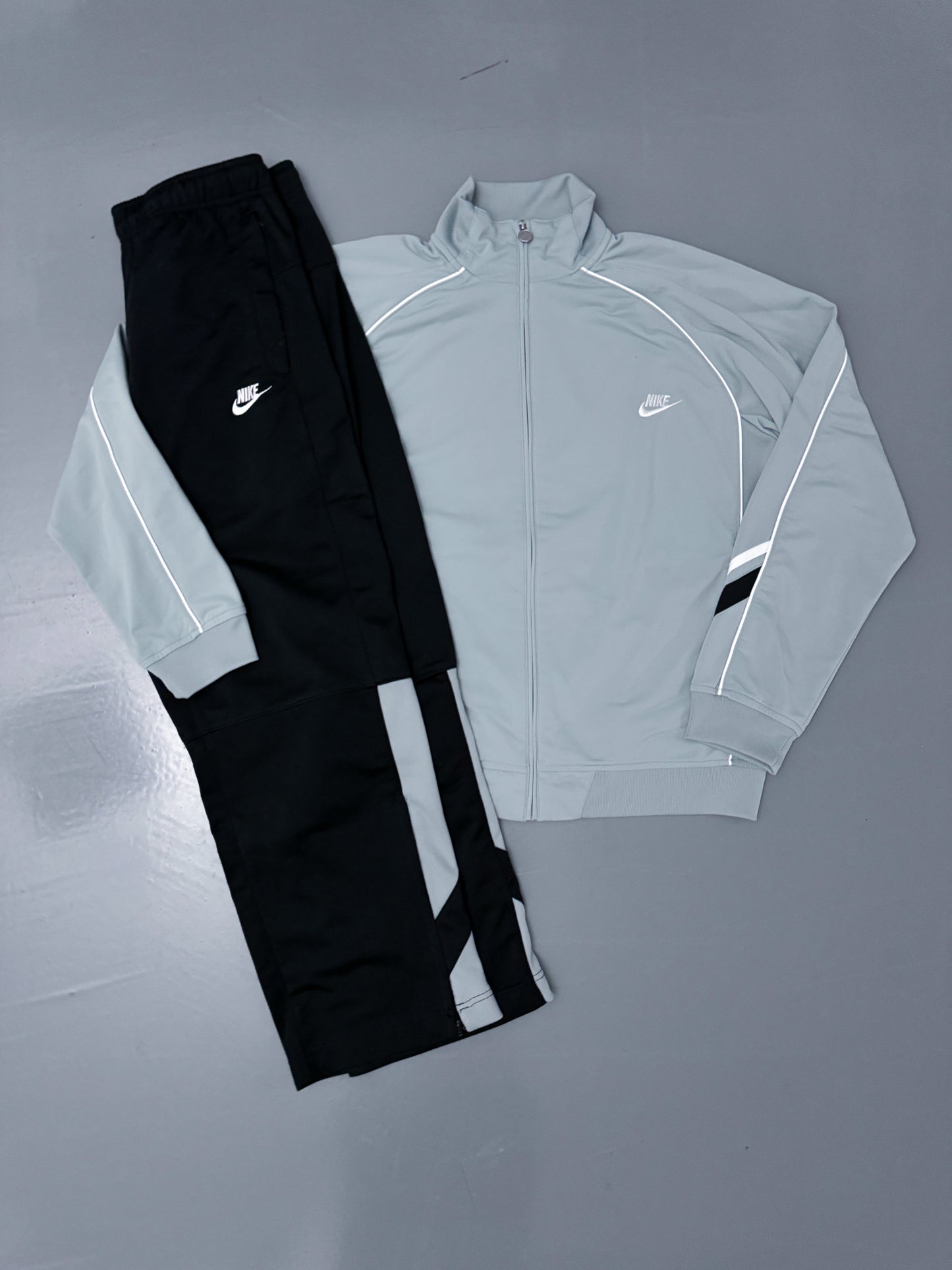 Nike Vintage Tracksuit| M