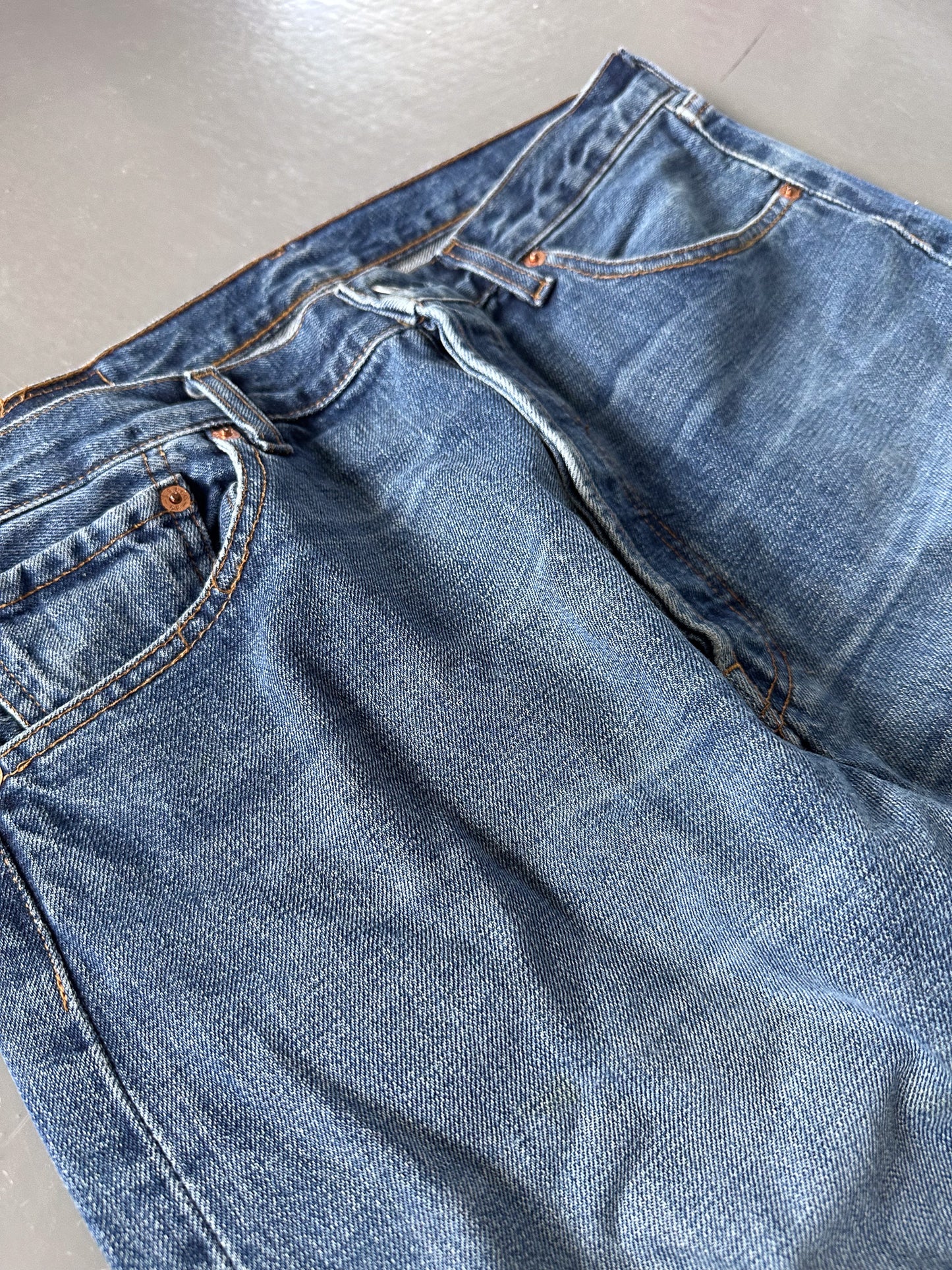 Levis 501 Vintage Jeans | M