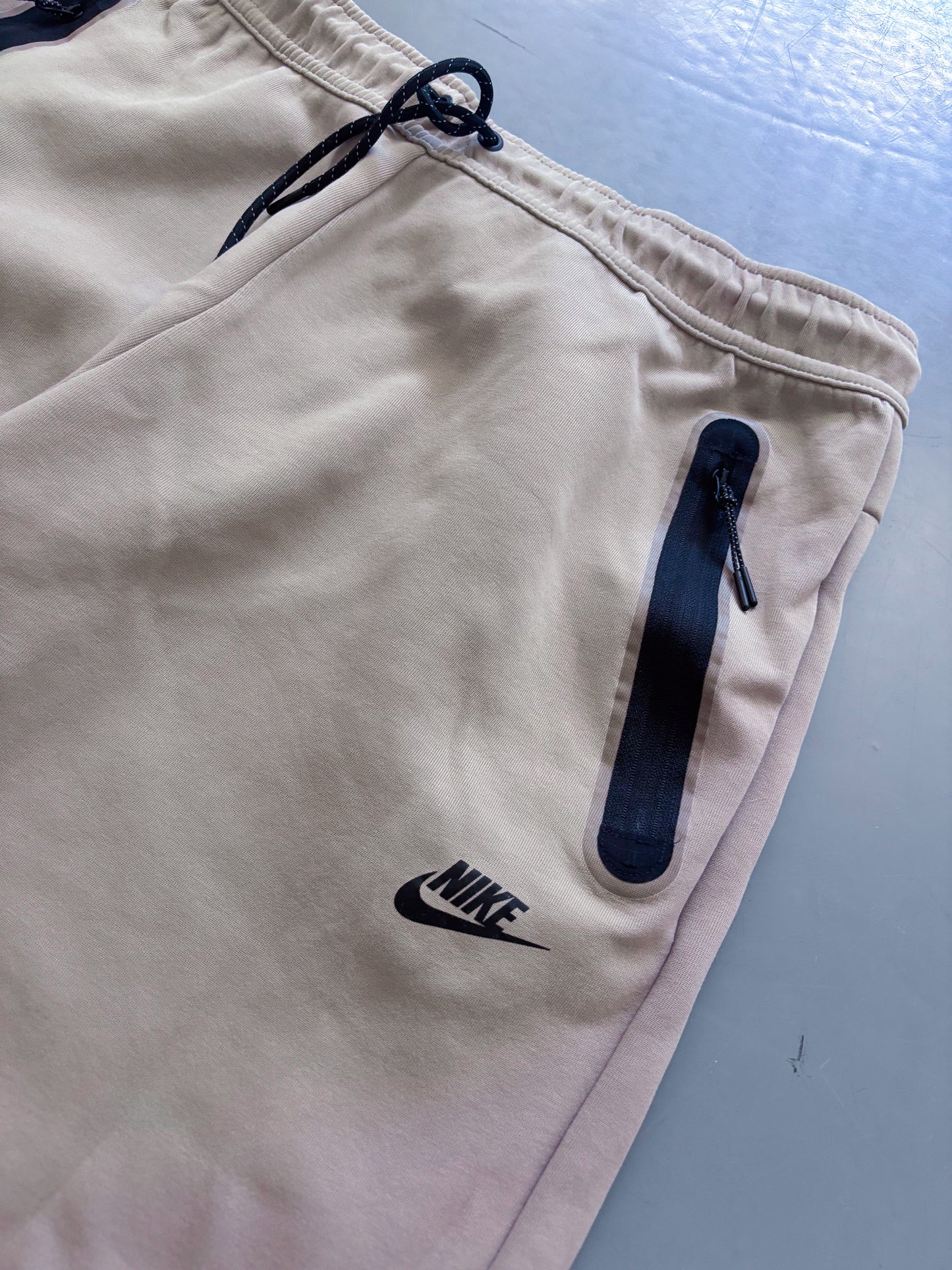 Nike Vintage Tech Fleece Trackpants | L