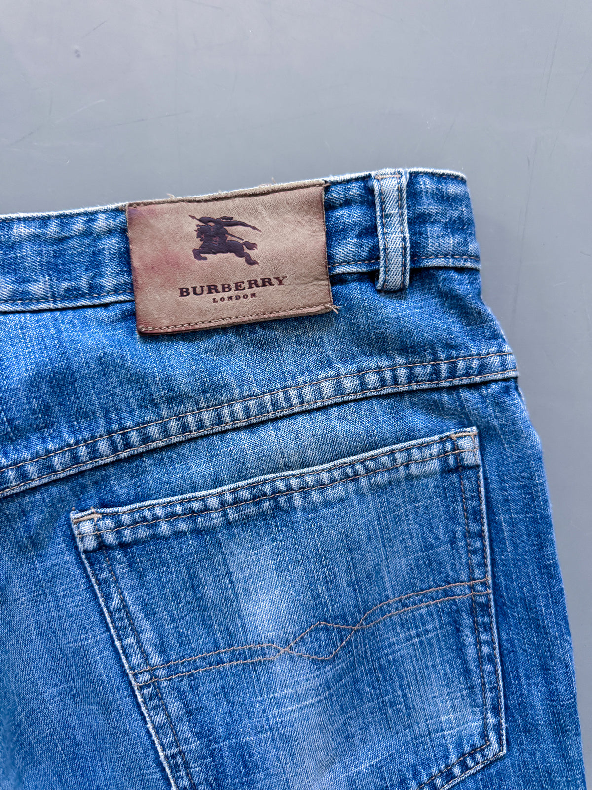 Burberry Vintage Y2K Straight-Fit Jeans | S