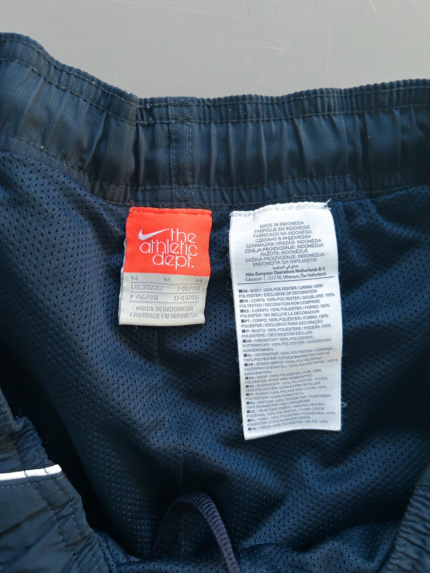 Nike Air Vintage Trackpants | M