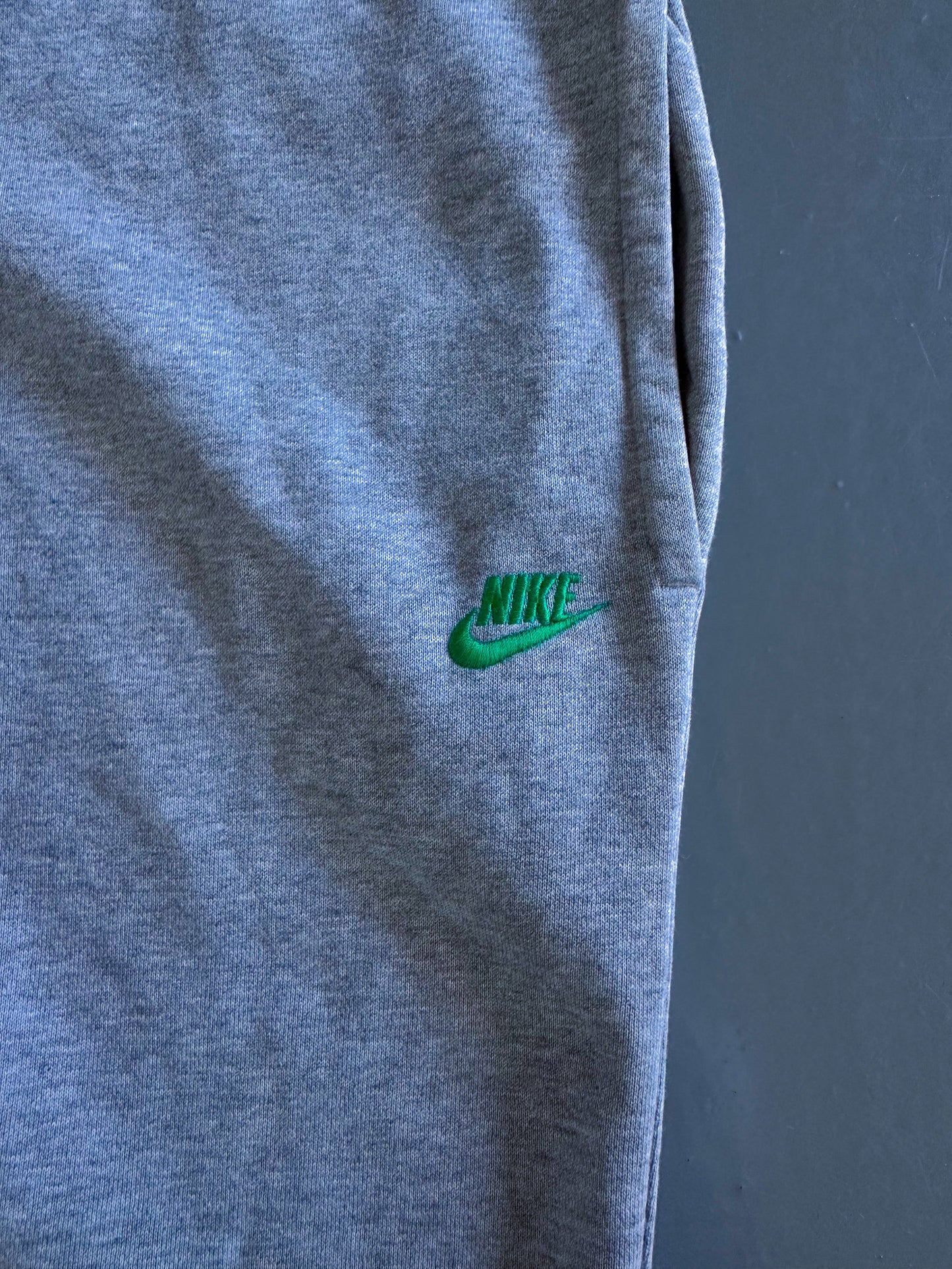Nike Vintage *Green Logo* Sweatpants| M