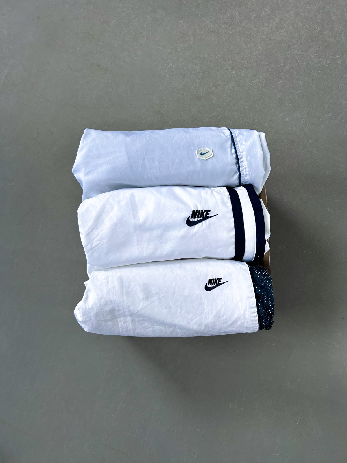 *PREMIUM* VINTAGE MYSTERY BOX (3 PIECES)