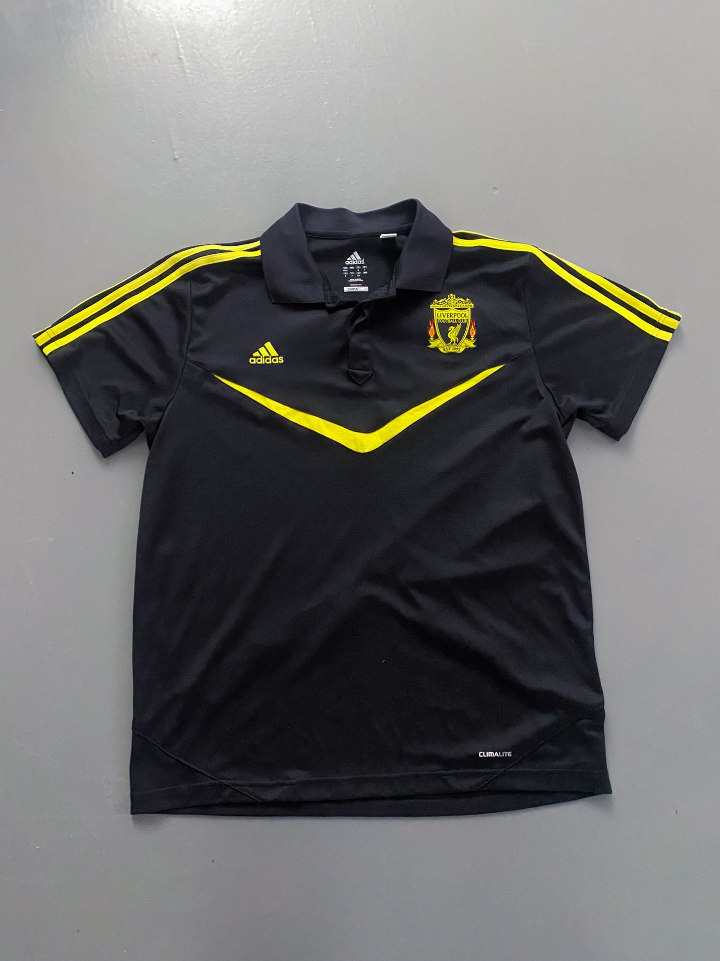 Vintage Adidas x Liverpool | L